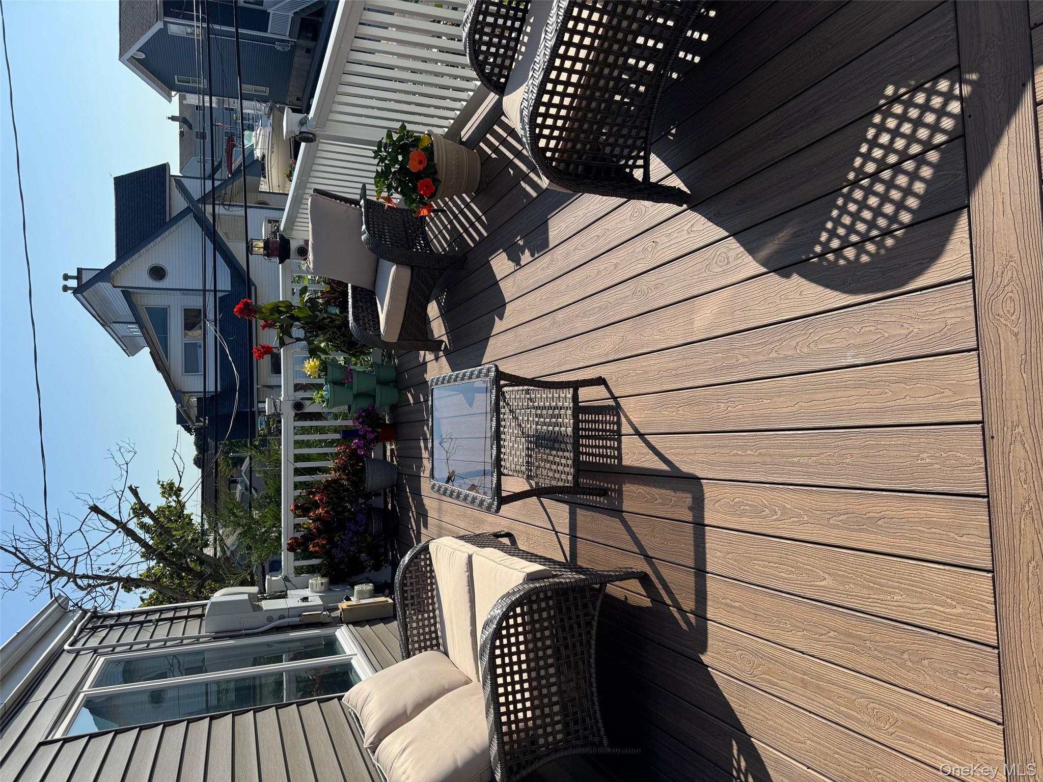 #13 photo, 729 S 9th Street, Lindenhurst , NY 11757