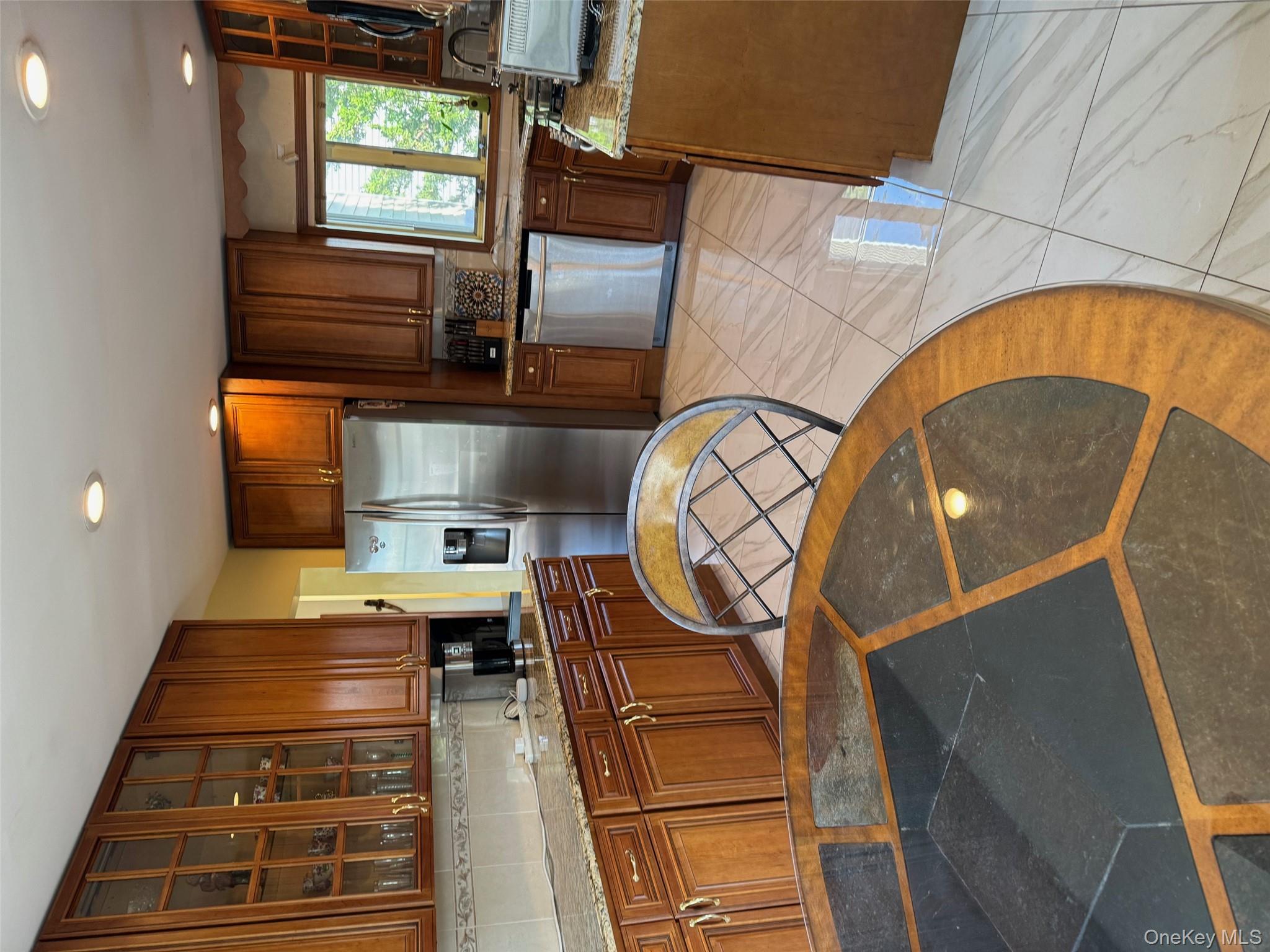 #6 photo, 729 S 9th Street, Lindenhurst , NY 11757