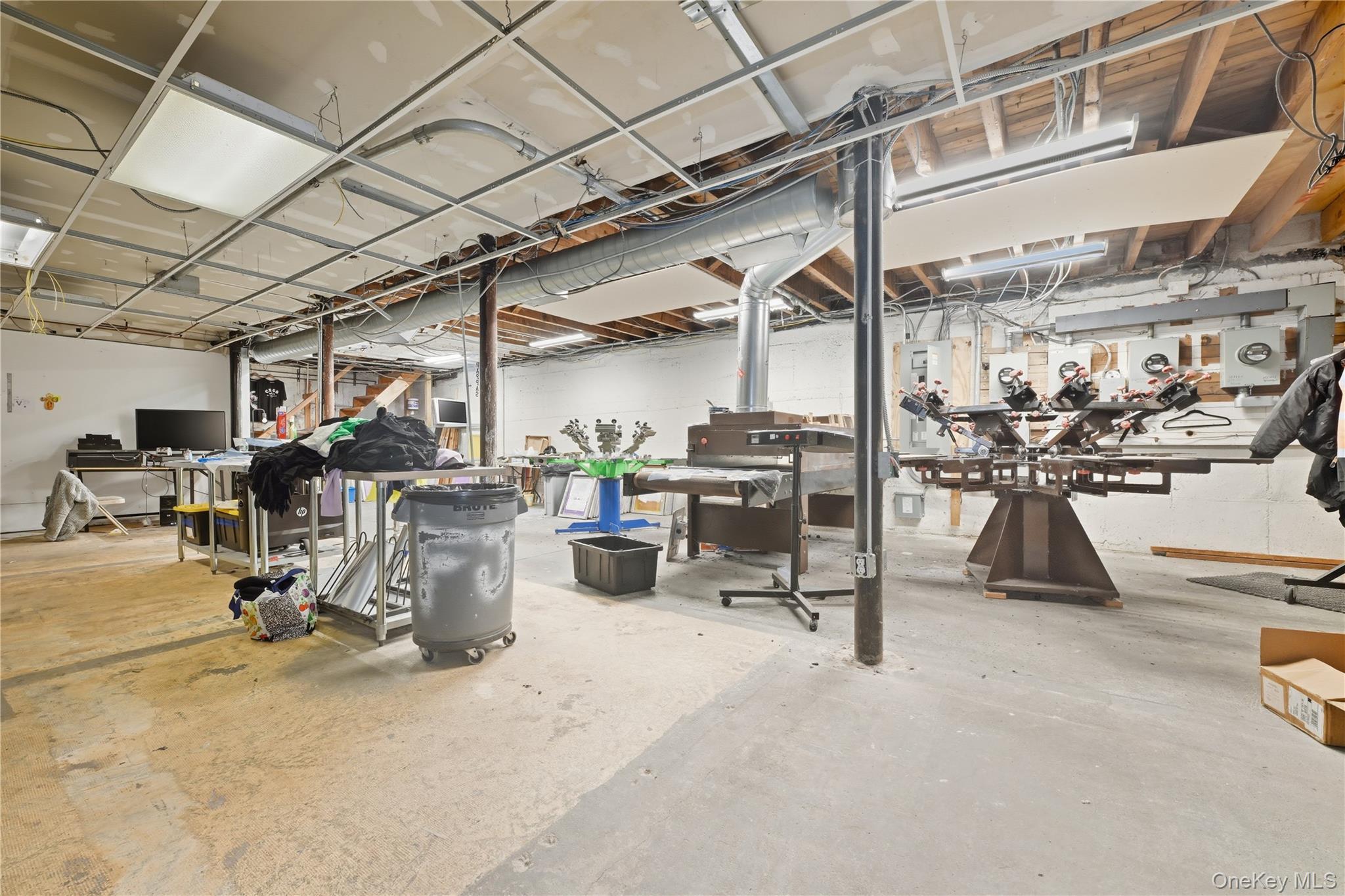 #13 photo, 249-50 Jericho Turnpike, Bellerose , NY 11001