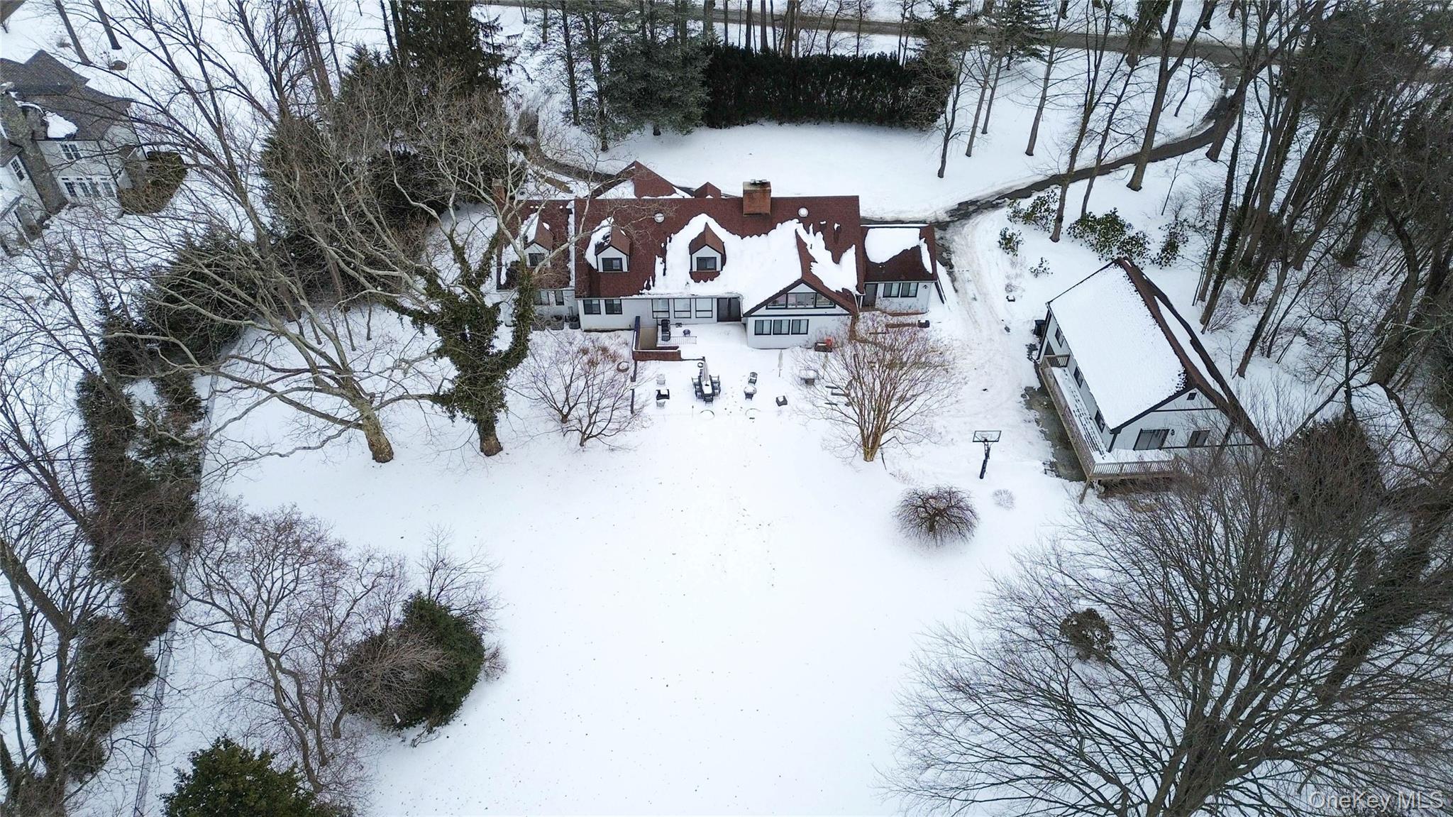 #1 photo, 19 Frost Creek Drive, מחוז נסאו Lattingtown , NY 11560