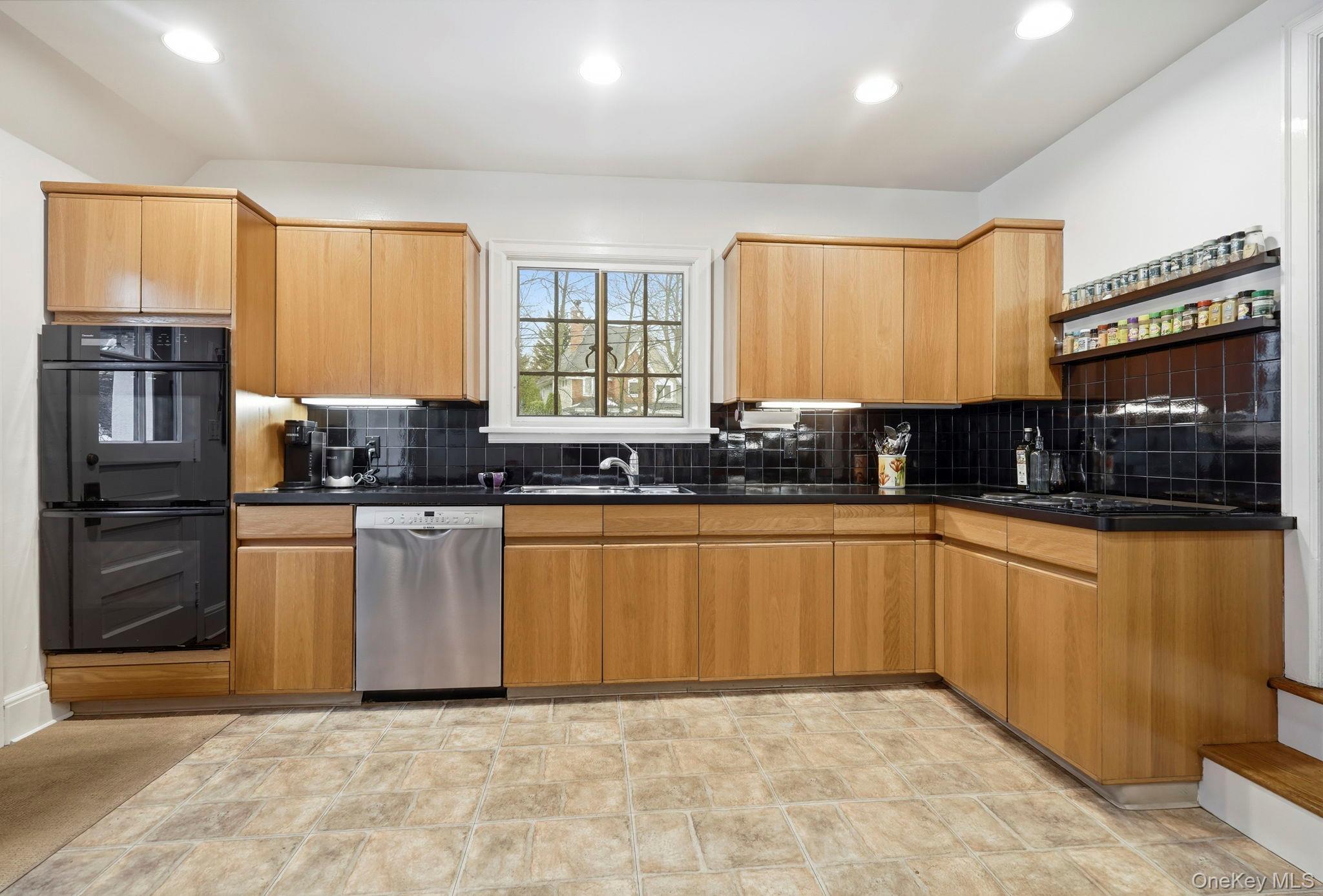 #12 photo, 36 Farley Road, Scarsdale , NY 10583