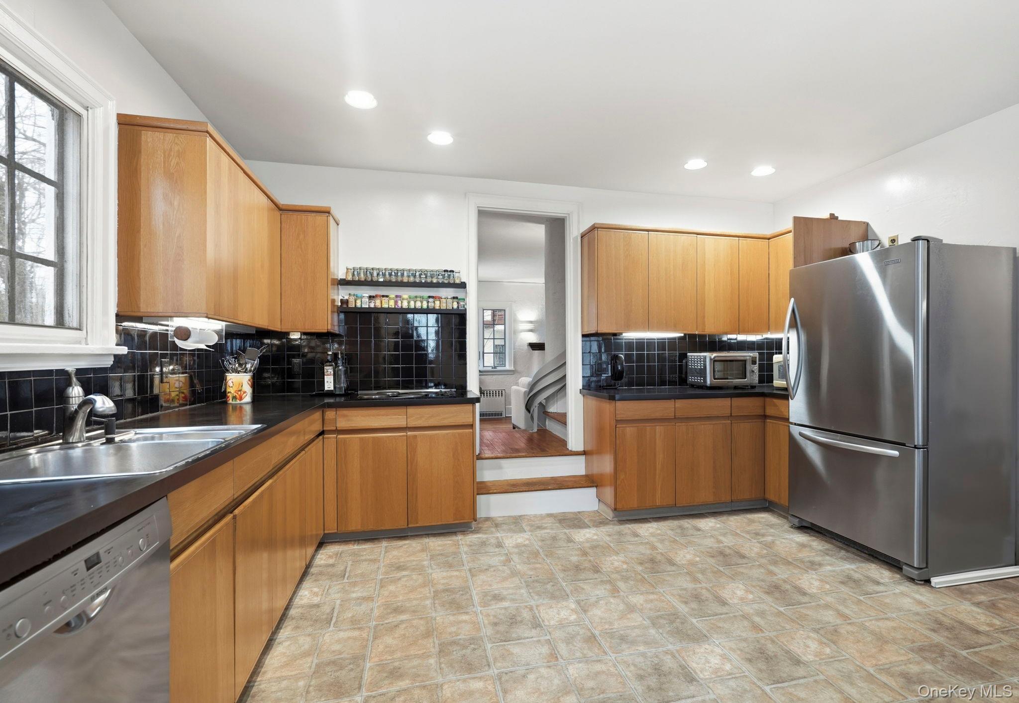 #14 photo, 36 Farley Road, Scarsdale , NY 10583