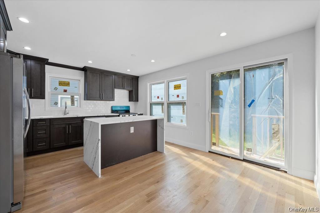 #2 photo, 89 Thurton Place, Yonkers , NY 10704