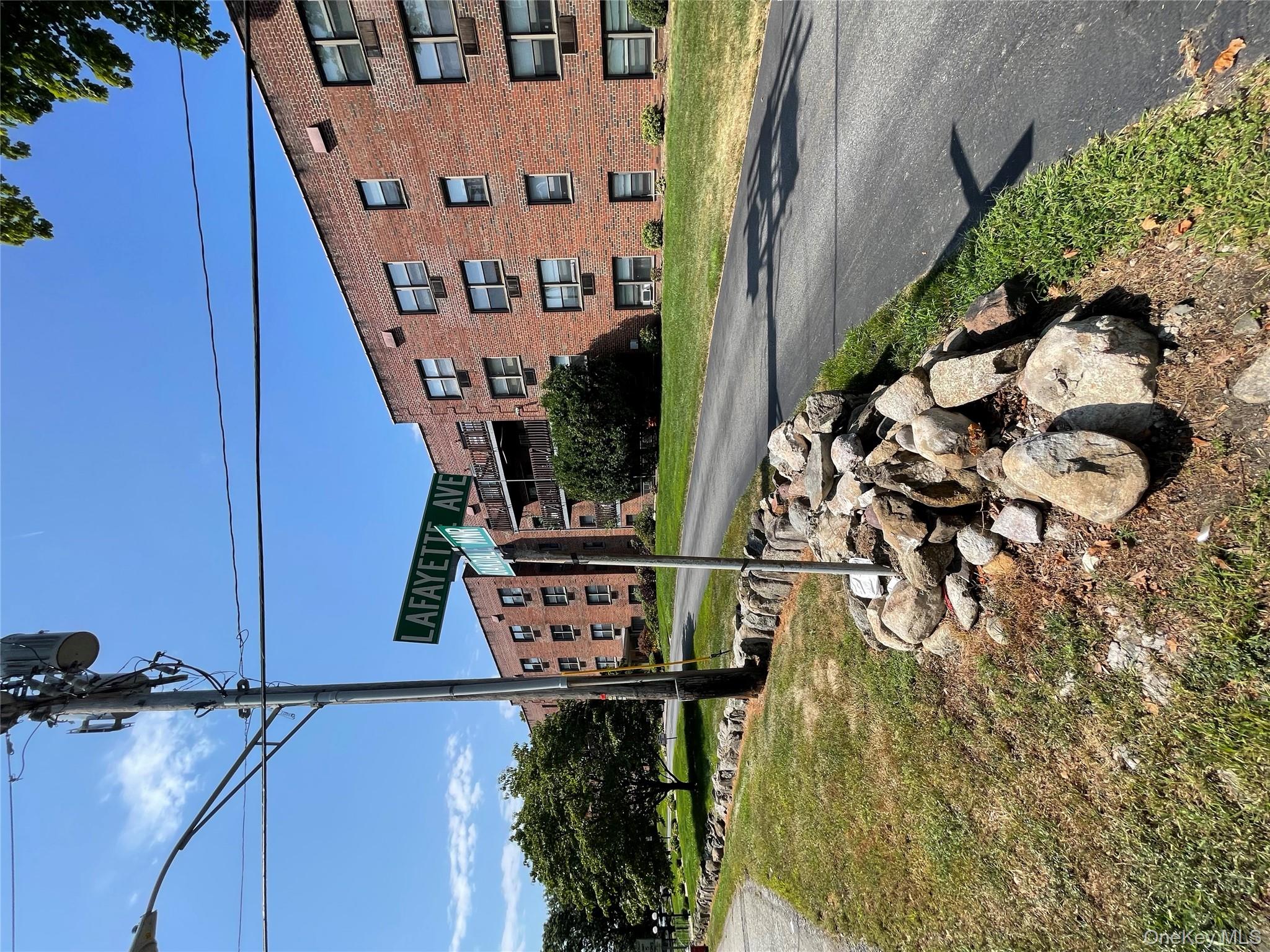 #17 photo, 5 Oakdale Manor, Suffern , NY 10901