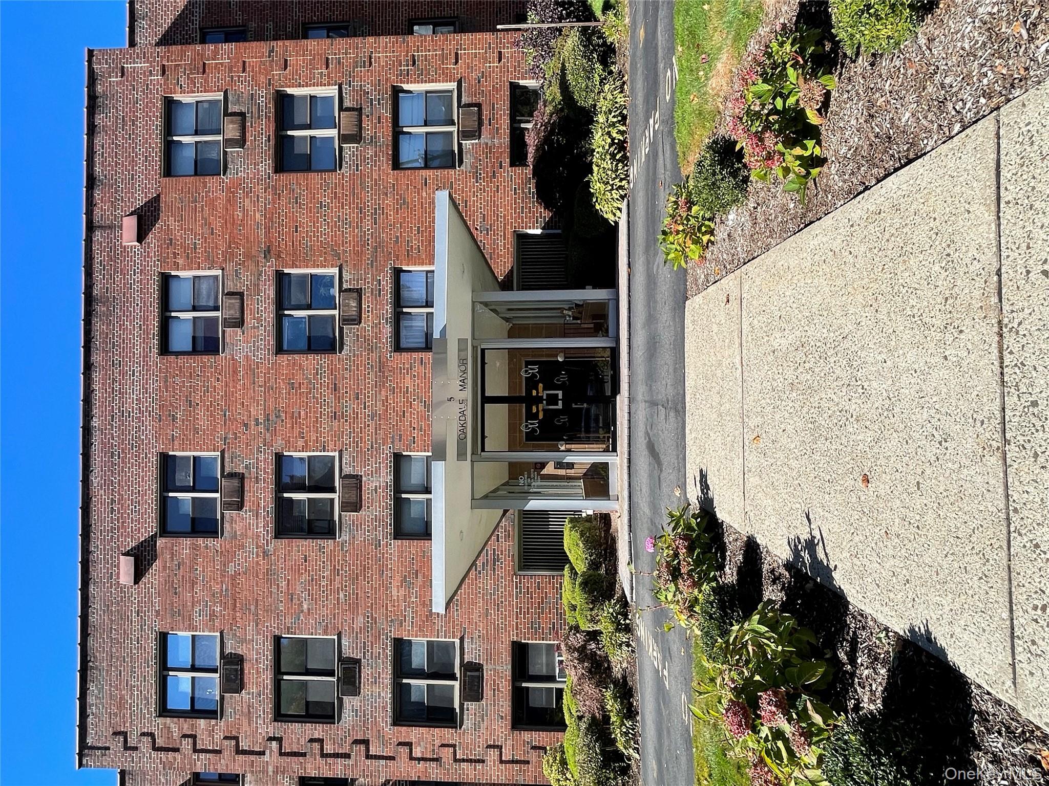 #3 photo, 5 Oakdale Manor, Suffern , NY 10901