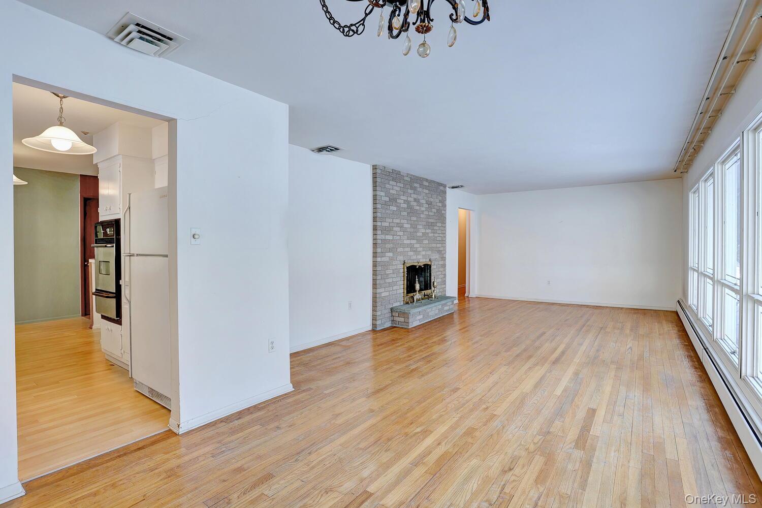 #6 photo, 5 Steinway Court, Suffern , NY 10901