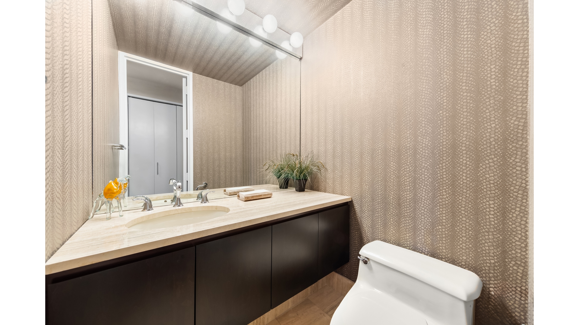 #6 photo, 15 W 53RD Street, Midtown , NY 10019