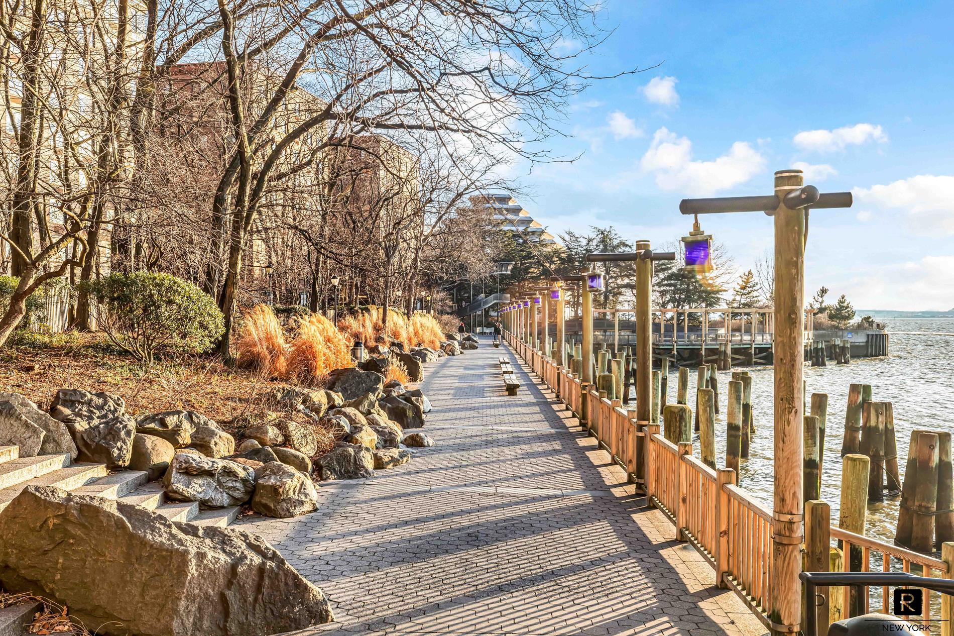 #17 photo, 2 S End Avenue, 맨해튼 Battery Park City , NY 10280