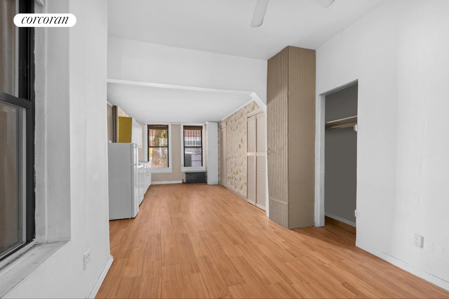 #7 photo, 13 DENTON Place, הברונקס Gowanus , NY 11215