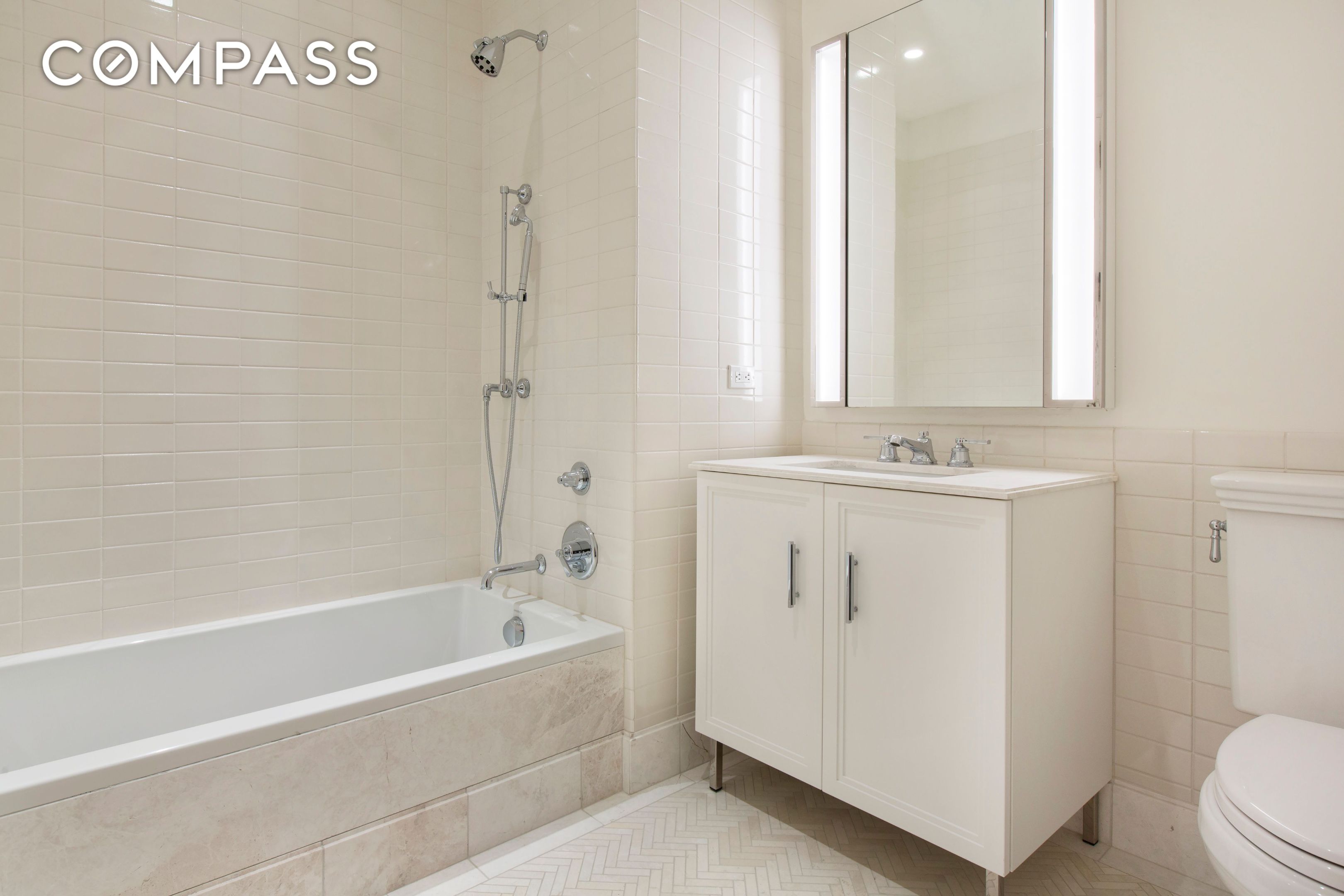 #9 photo, 100 Barclay Street, مانهاتن Tribeca , NY 10007