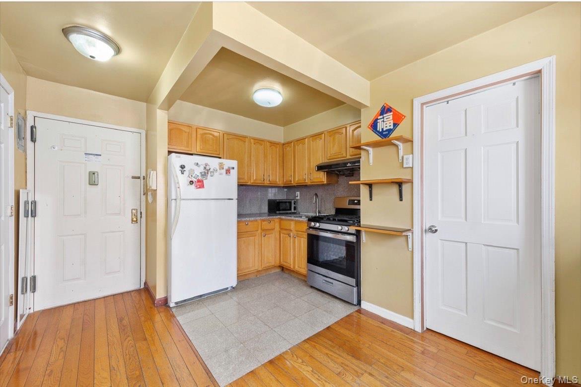 #3 photo, 13939 35th Avenue, Flushing , NY 11354