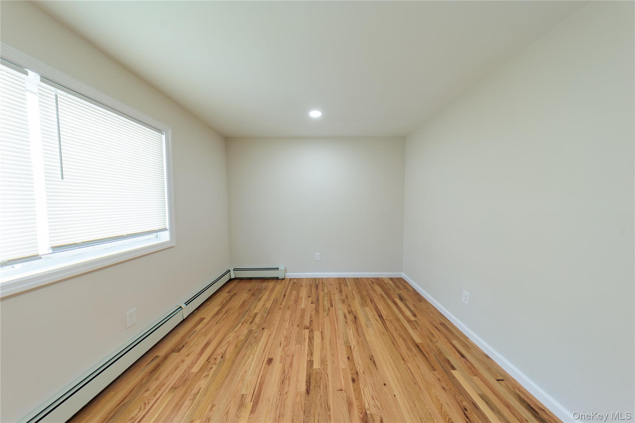 #11 photo, 58 Norfleet Lane, सफ़ोक काउंटी Coram , NY 11727