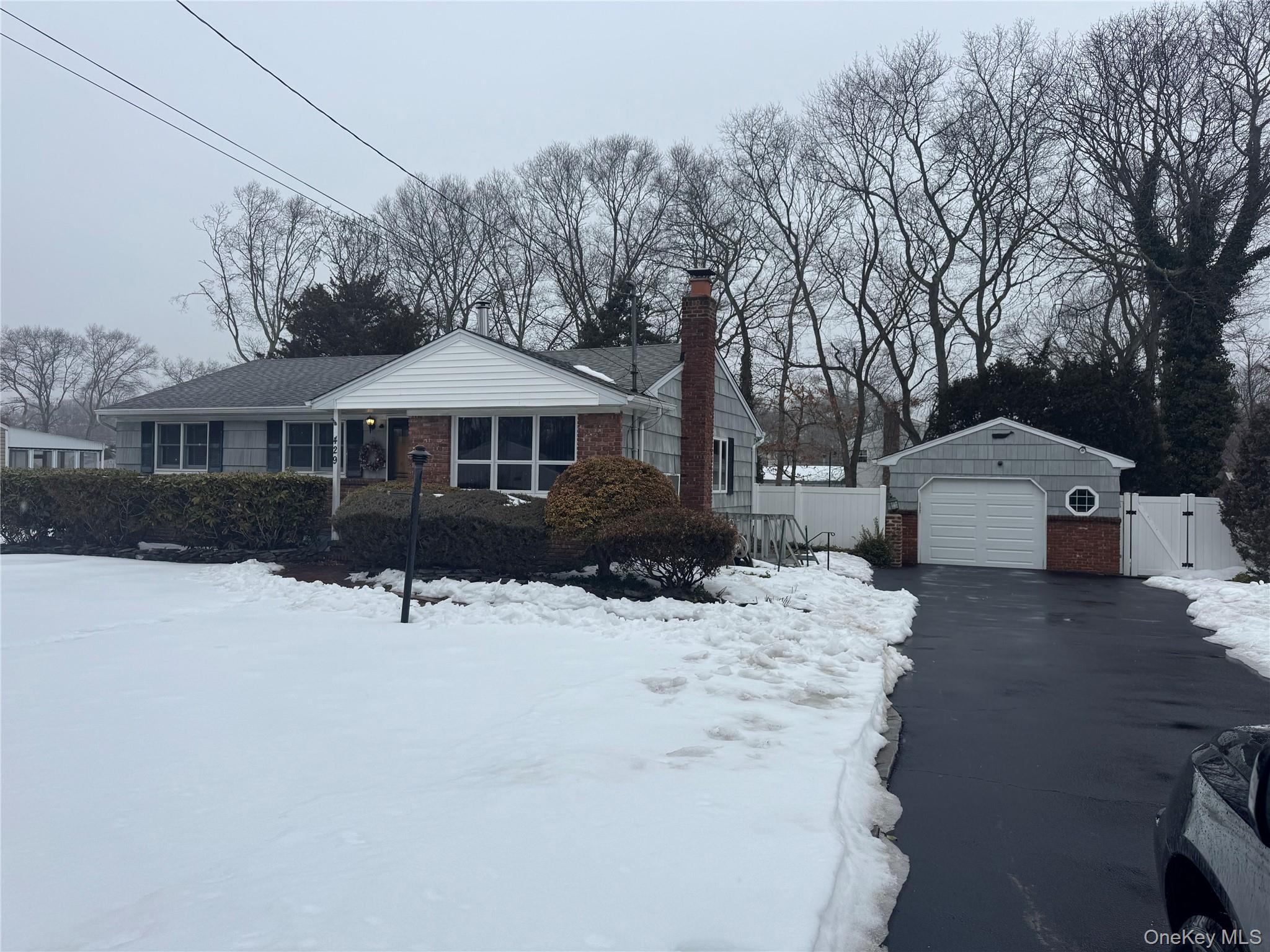 #2 photo, 429 Mollie Boulevard, Holbrook , NY 11741