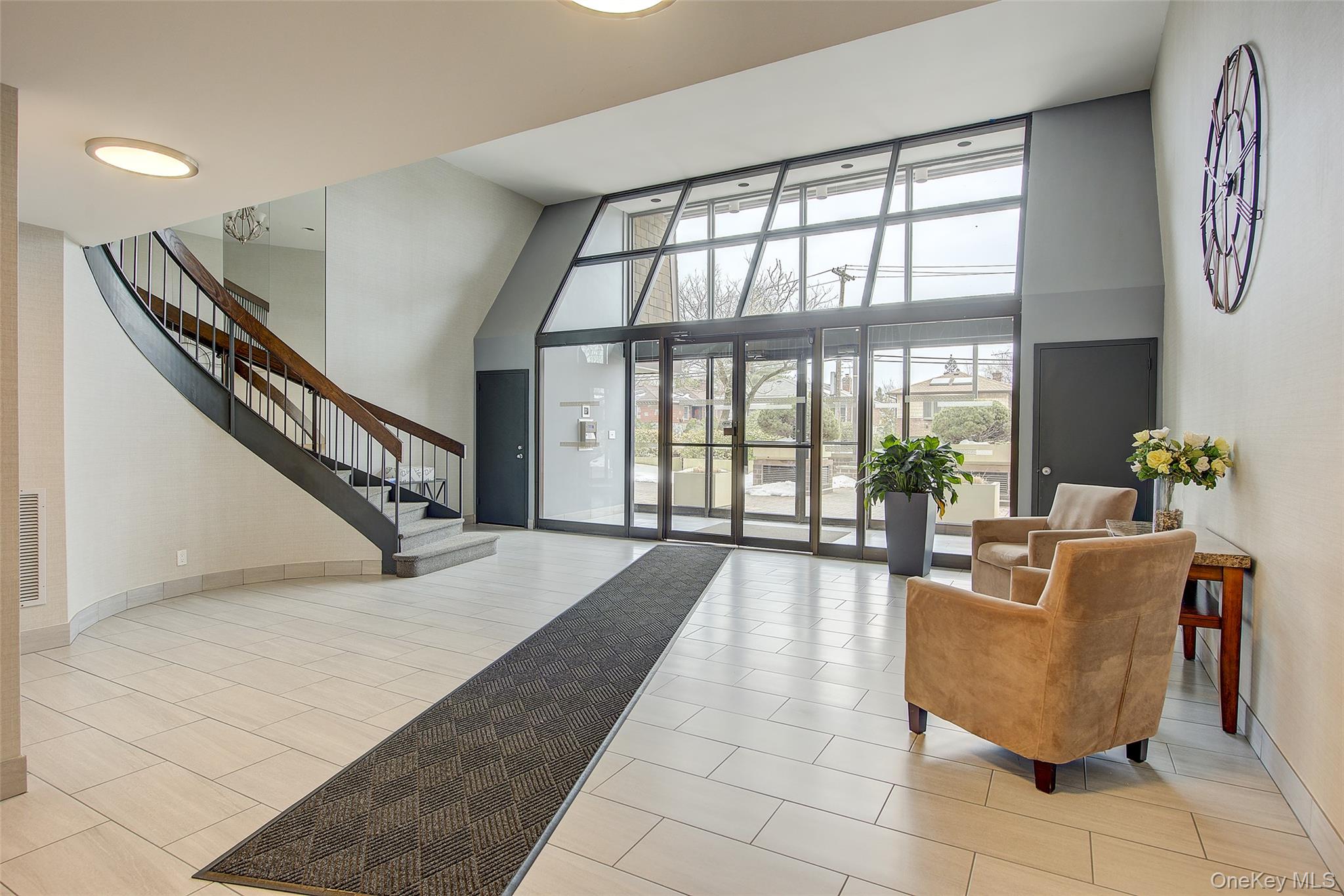 #3 photo, 209-33 26th Avenue, बेसाइड Bayside , NY 11360