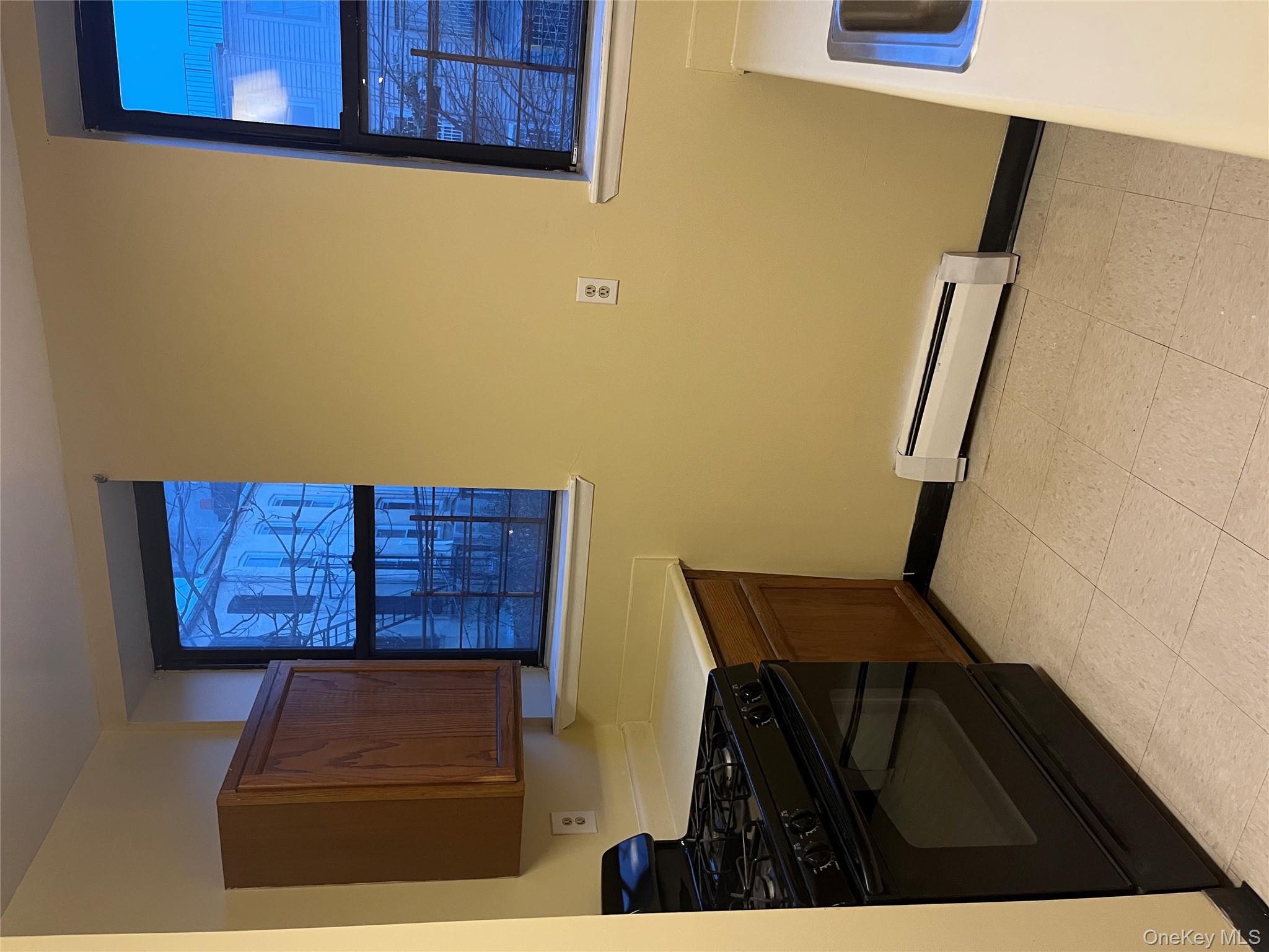 #4 photo, 246 Sumpter Street, Brooklyn , NY 11233