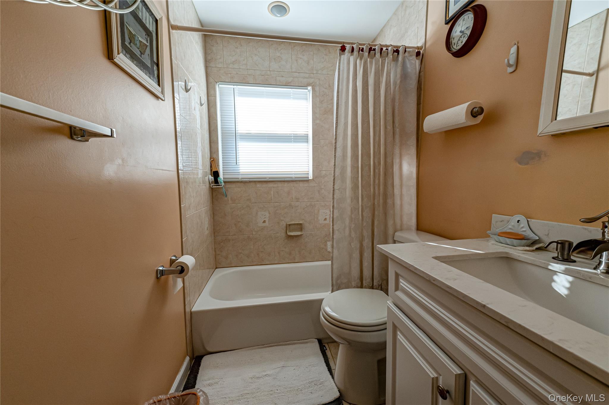 #16 photo, 389 Beebe Court, North Babylon , NY 11703