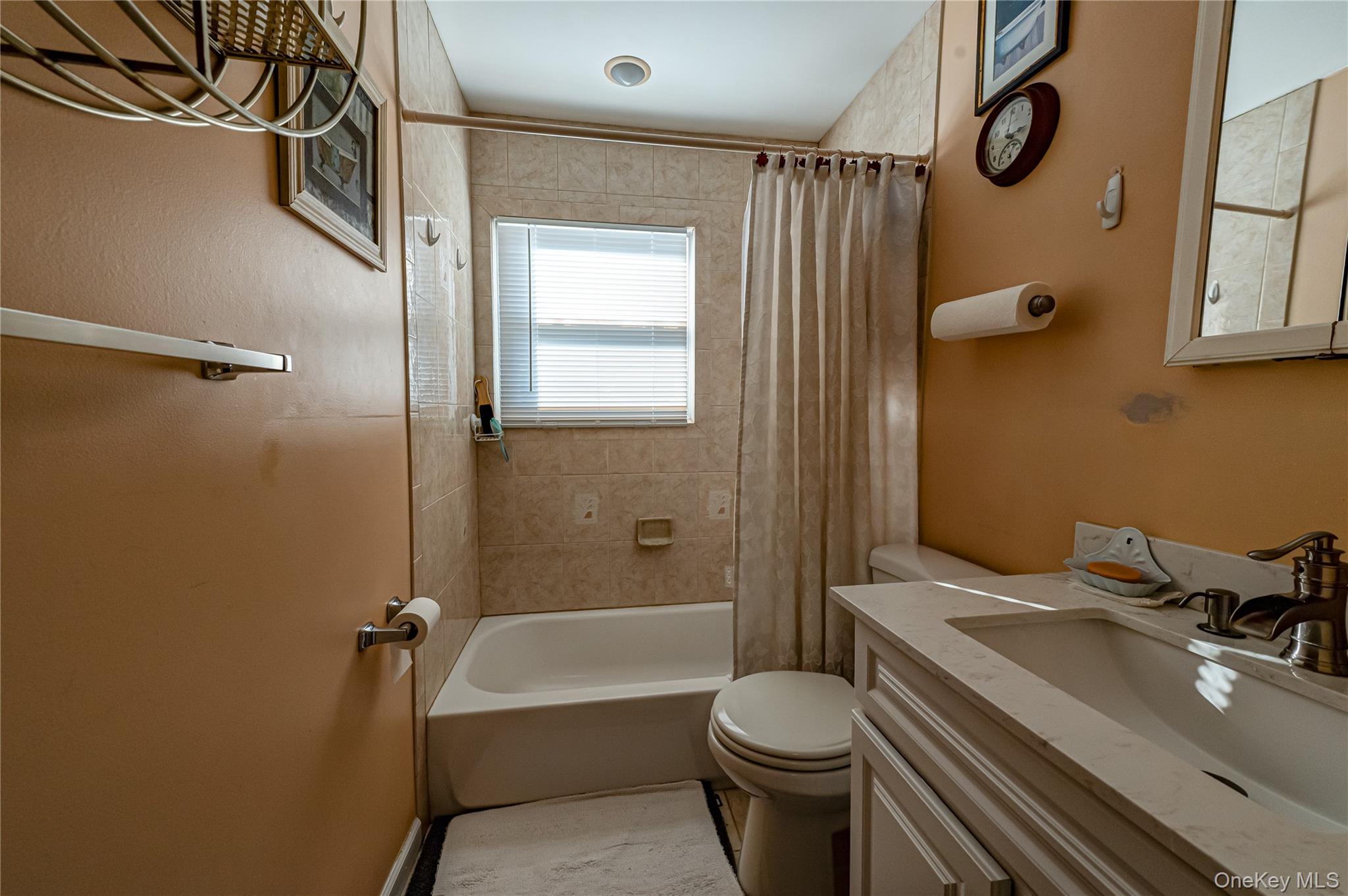 #17 photo, 389 Beebe Court, North Babylon , NY 11703