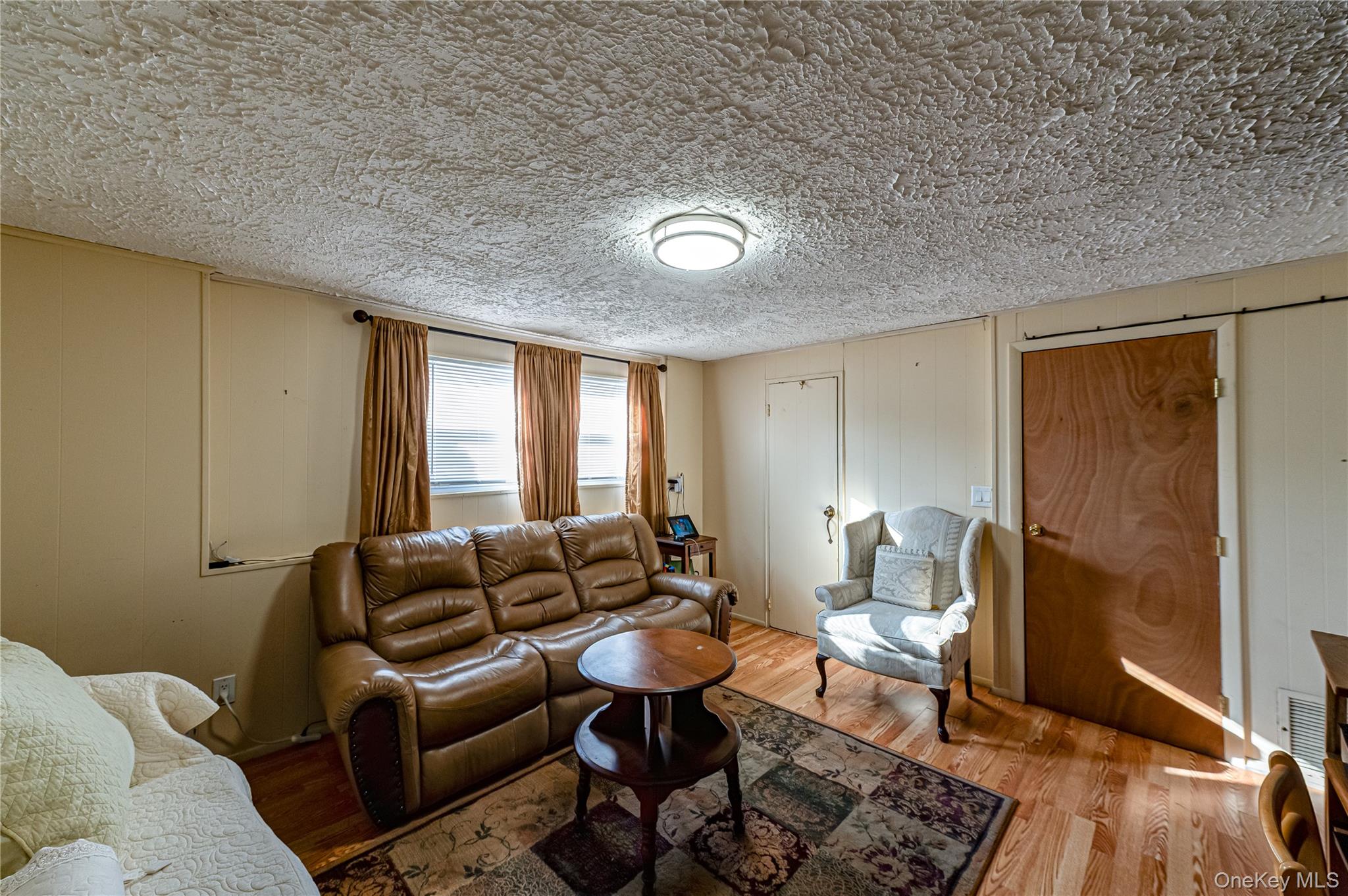 #20 photo, 389 Beebe Court, North Babylon , NY 11703