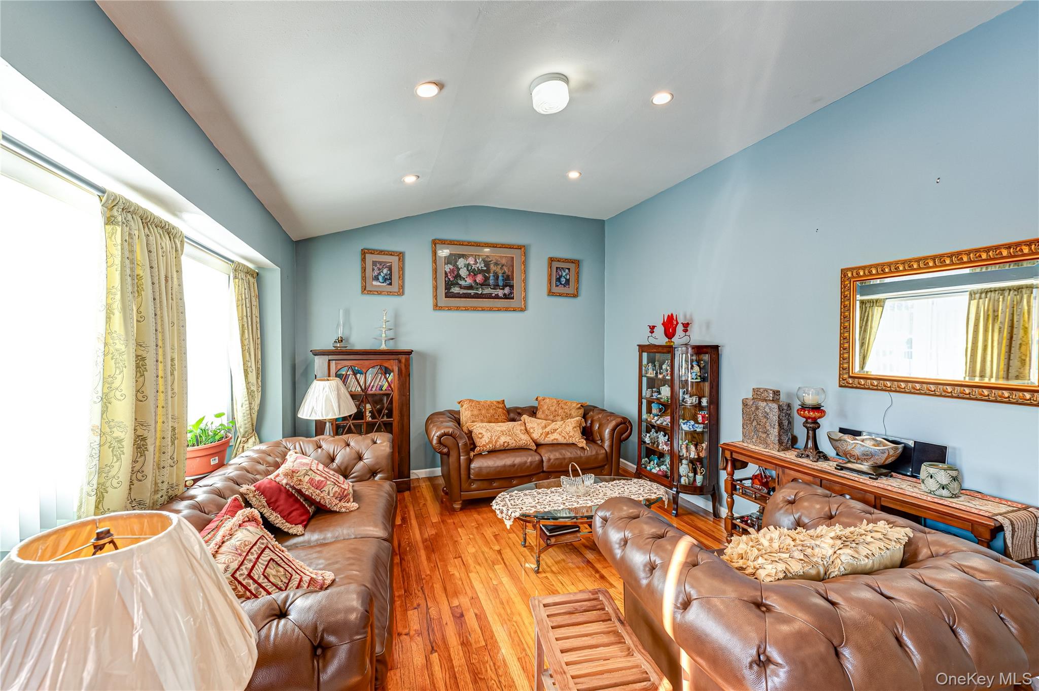 #4 photo, 389 Beebe Court, North Babylon , NY 11703