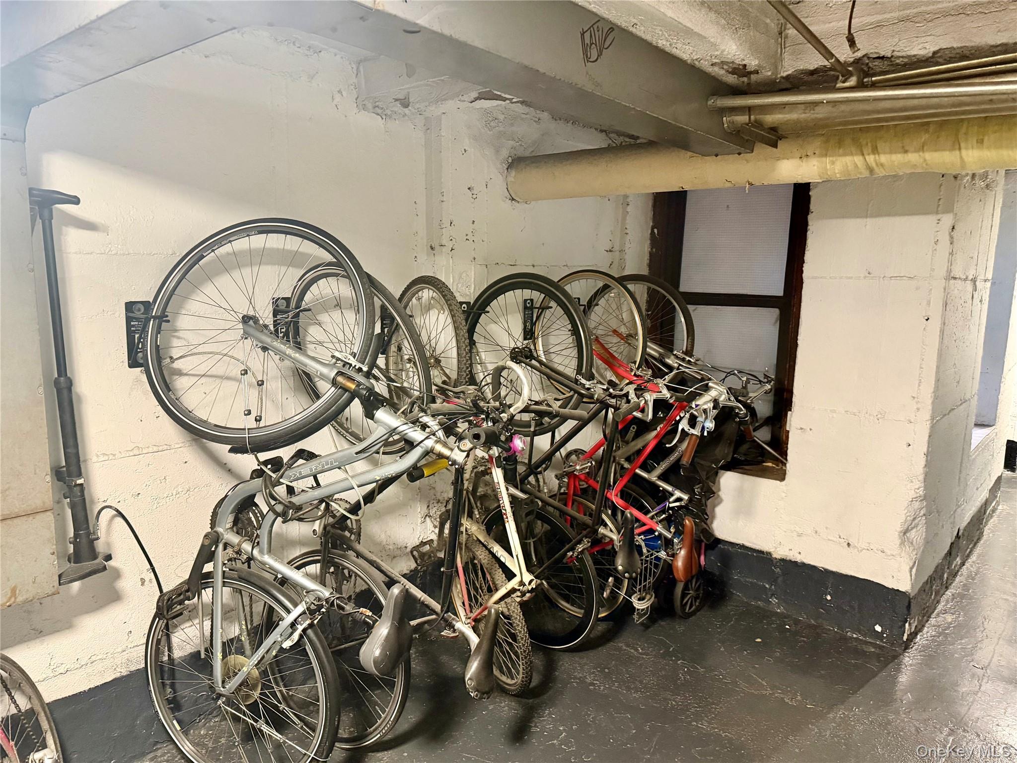 #12 photo, 50-05 43rd Avenue, קווינס Sunnyside , NY 11377