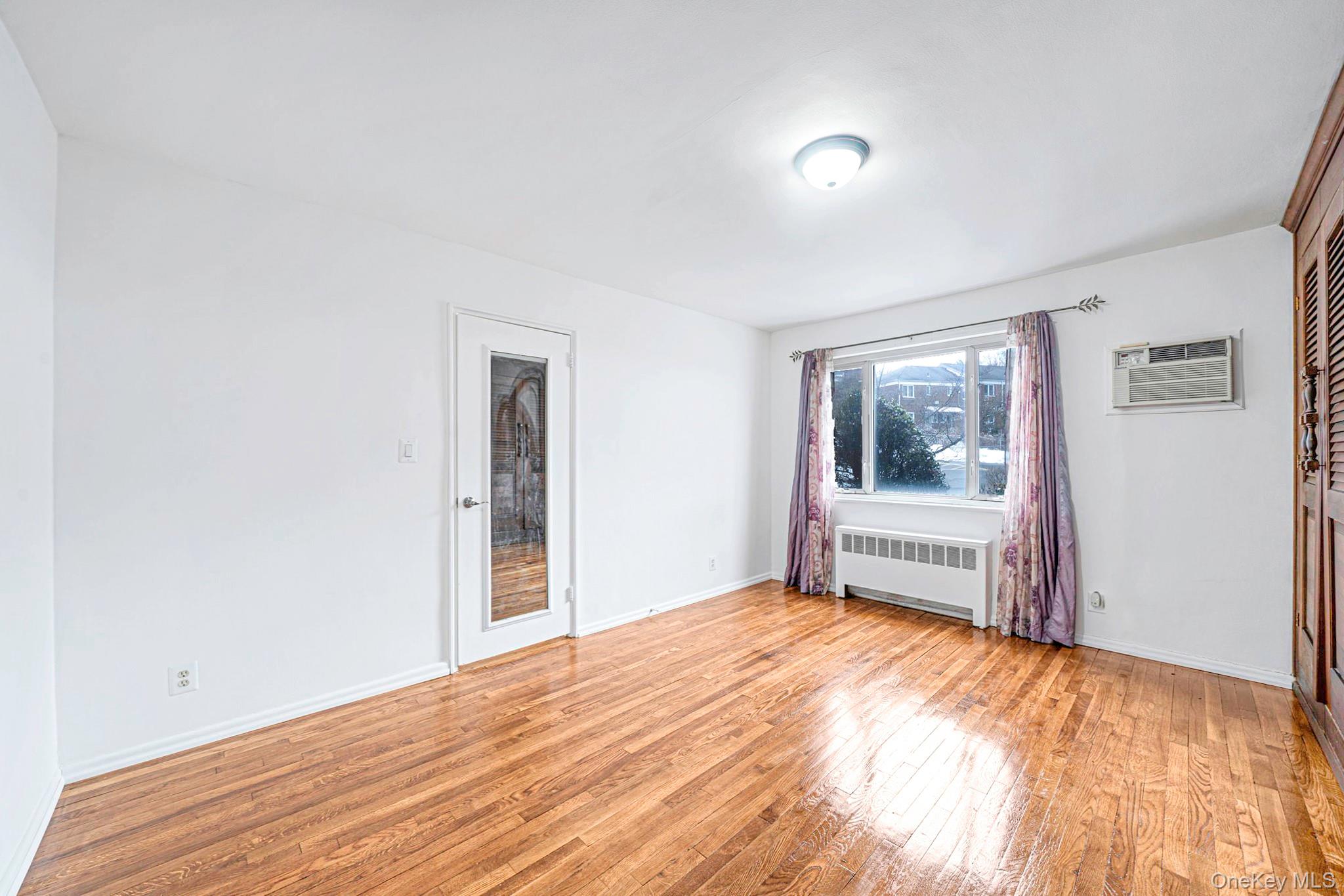 #14 photo, 1346 Bell Blvd, Bayside , NY 11360