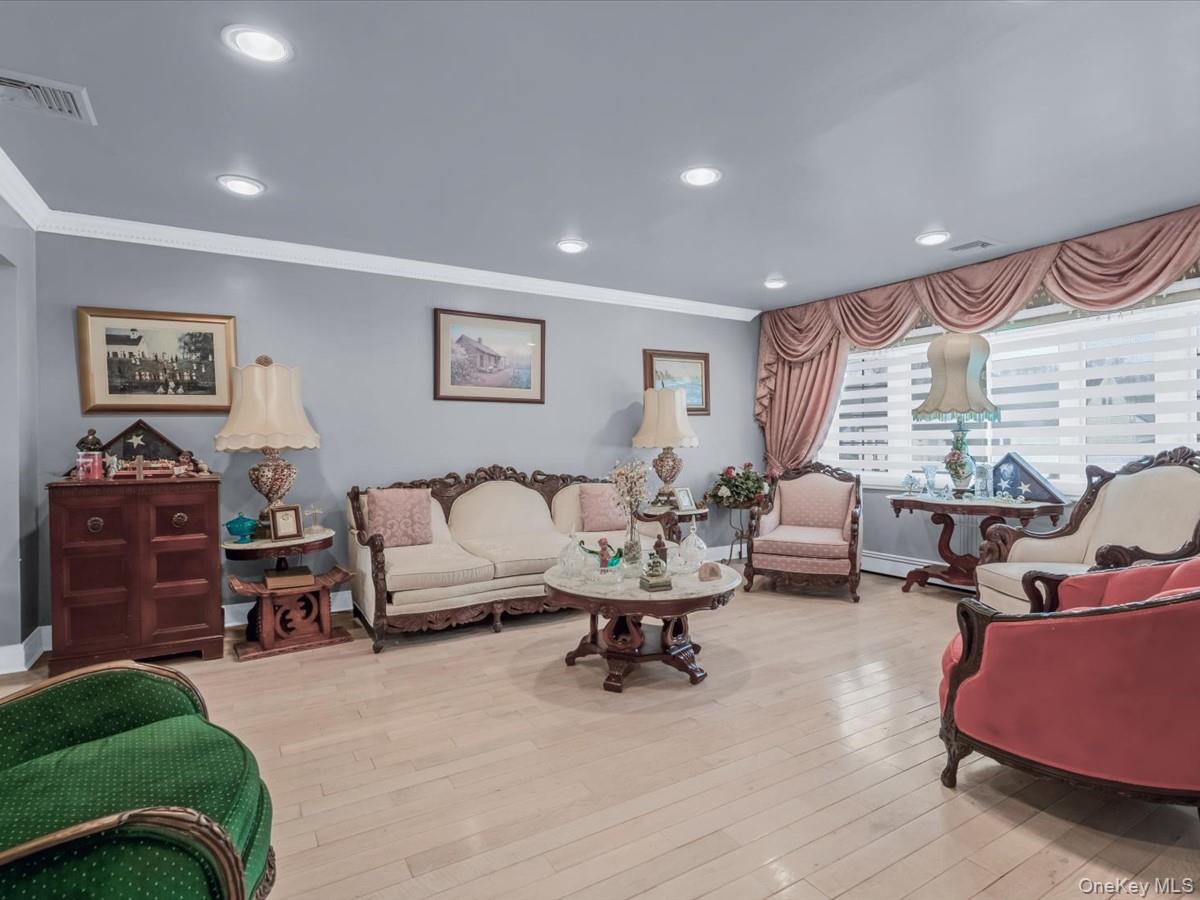 #5 photo, 1083 Northgate Court, Uniondale , NY 11553