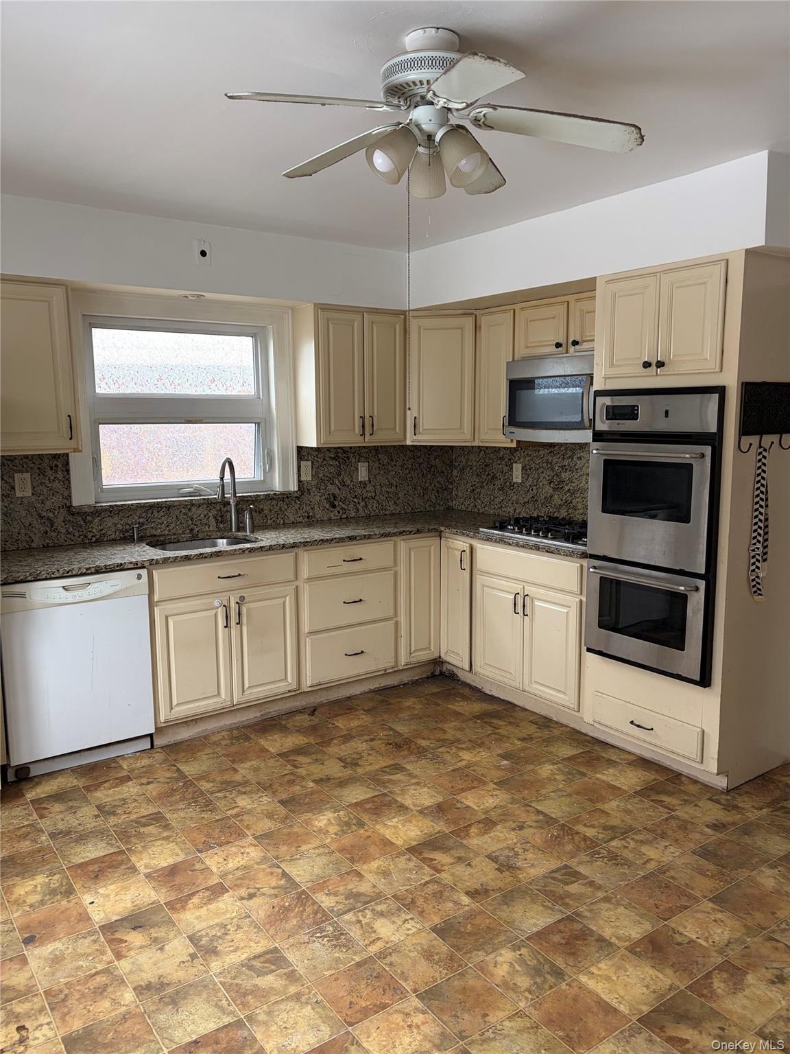 #7 photo, 83 Lyman Ave Lyman Avenue, Staten Island , NY 10305