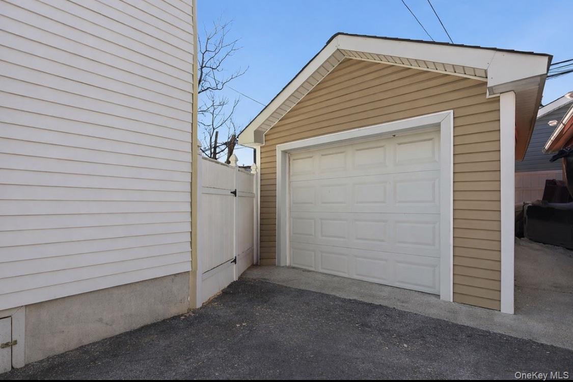 #3 photo, 10478 129th Street, Richmond Hill S. , NY 11419