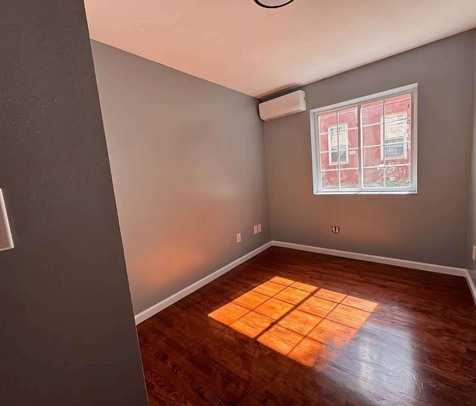 #9 photo, 4299 Kepler Ave, Bronx , NY 10470