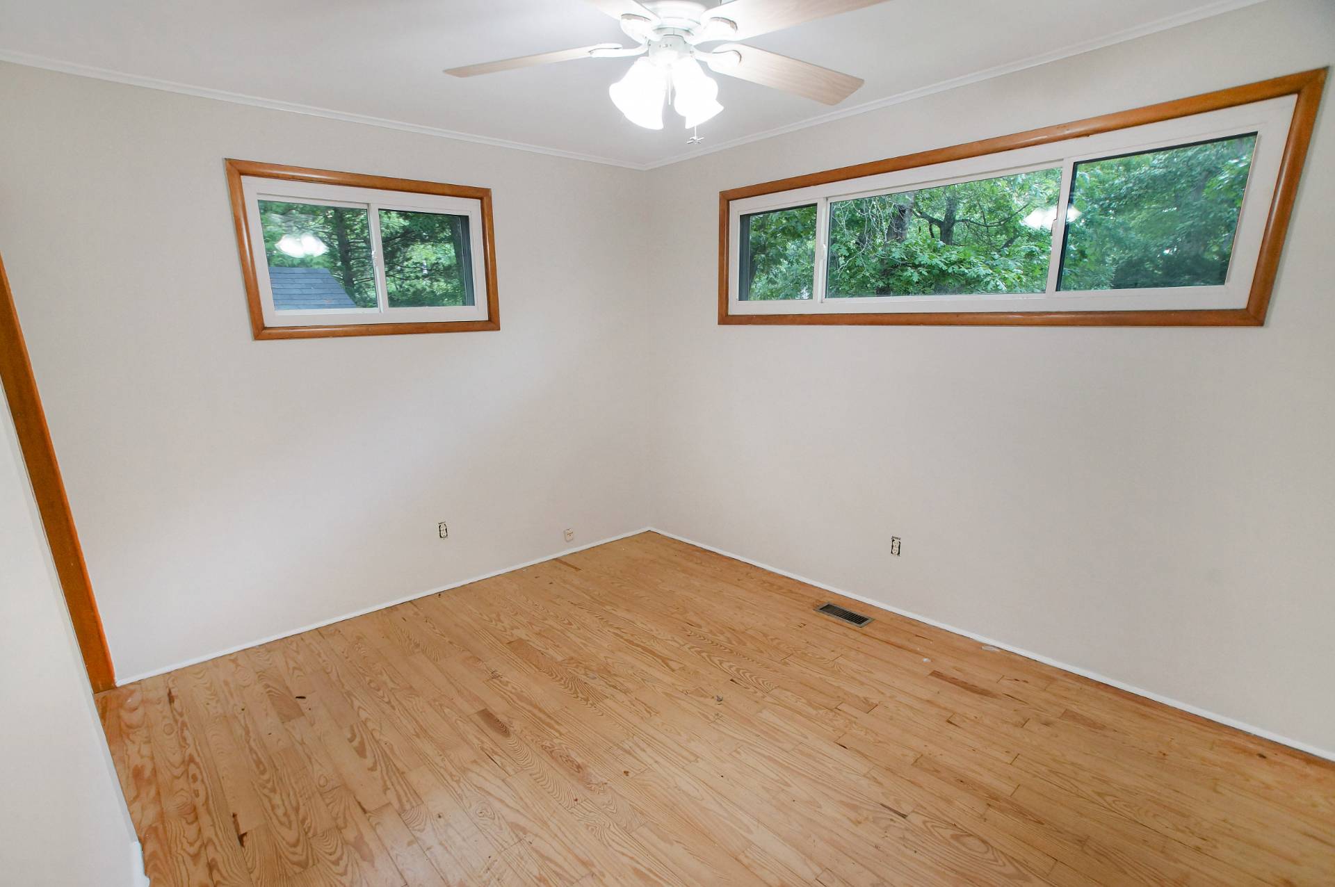 #5 photo, 114 Lynncliff Road, Hampton Bays , NY 11946