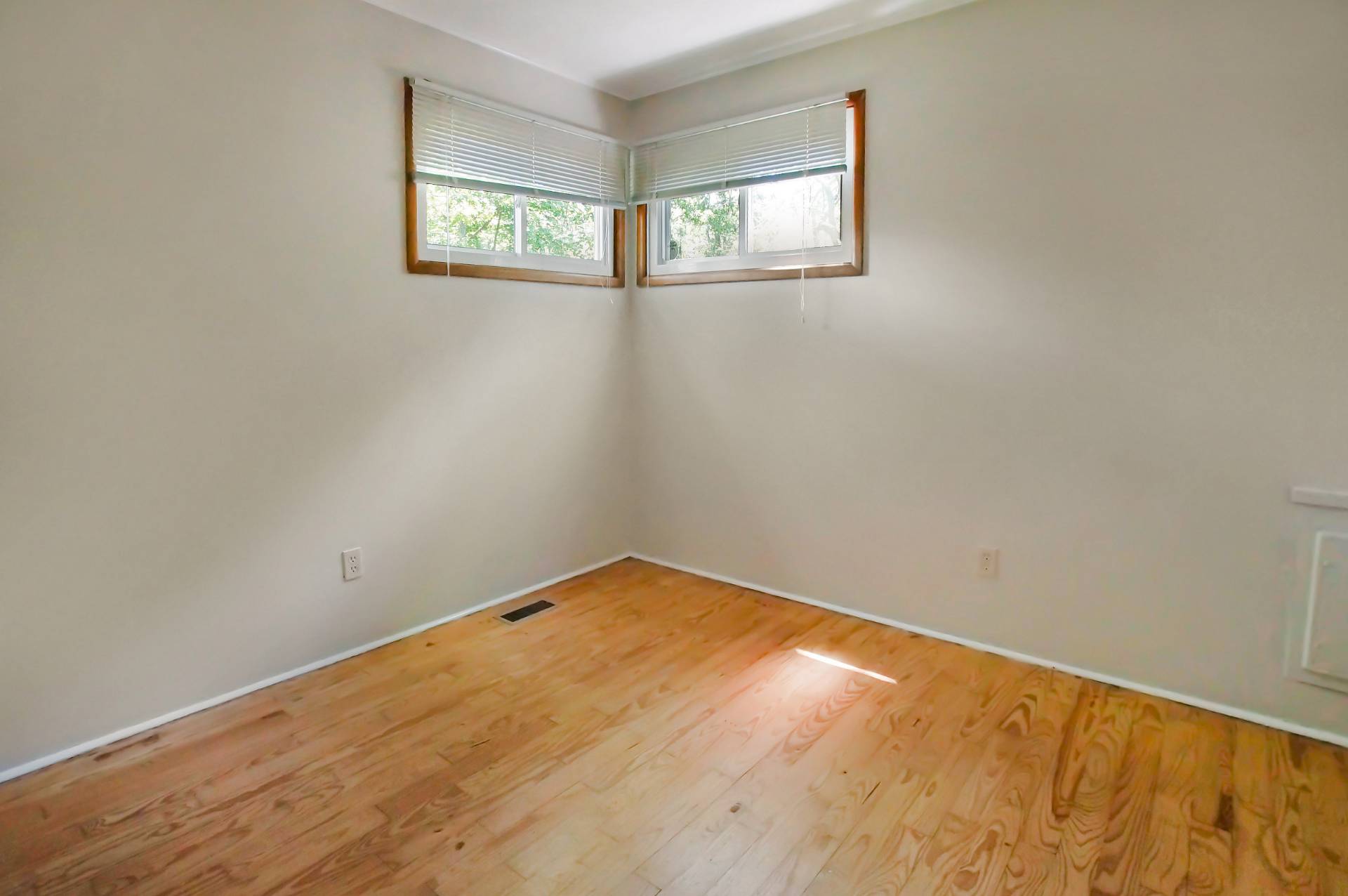 #7 photo, 114 Lynncliff Road, Hampton Bays , NY 11946