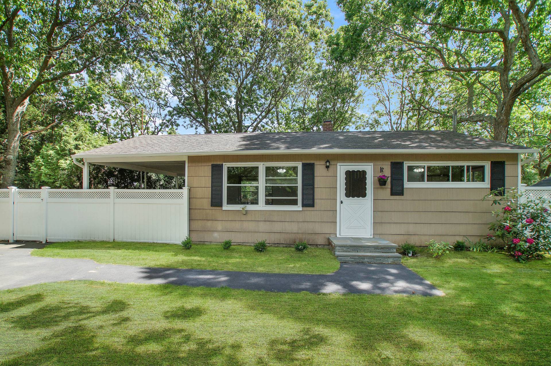 #9 photo, 114 Lynncliff Road, Hampton Bays , NY 11946