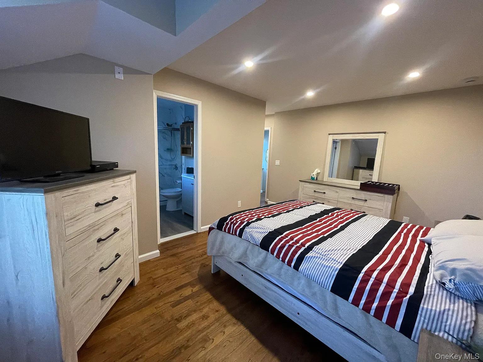 #17 photo, 1 Sea Court Lane, מחוז סאפוק Port Jefferson , NY 11777