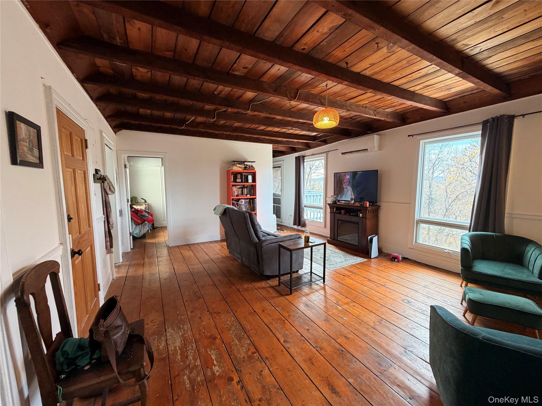 #1 photo, 67 Old Albany Post Road, Rhinebeck , NY 12572