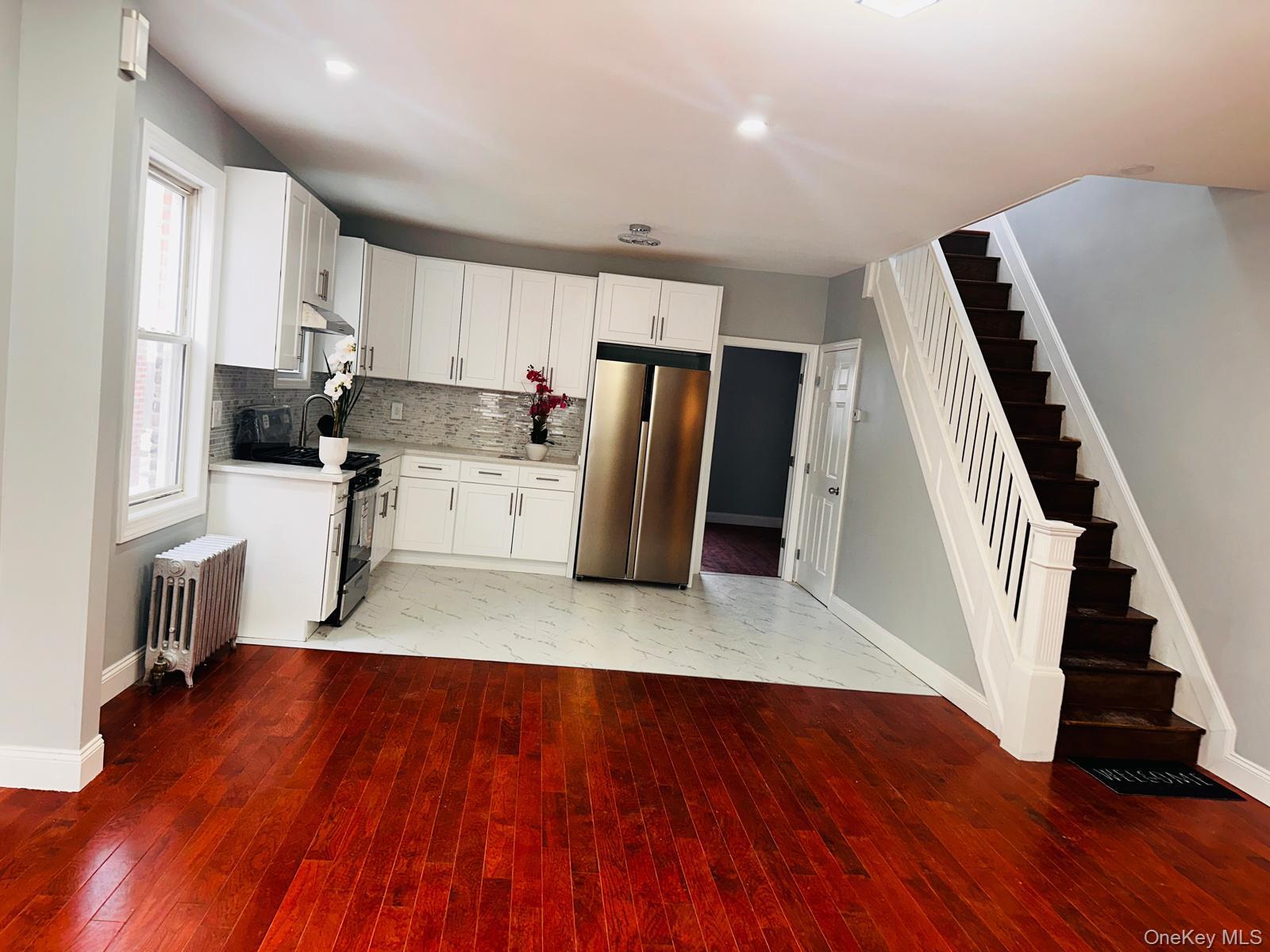 #10 photo, 95-27 239th Street, מחוז נסאו Floral Park , NY 11001