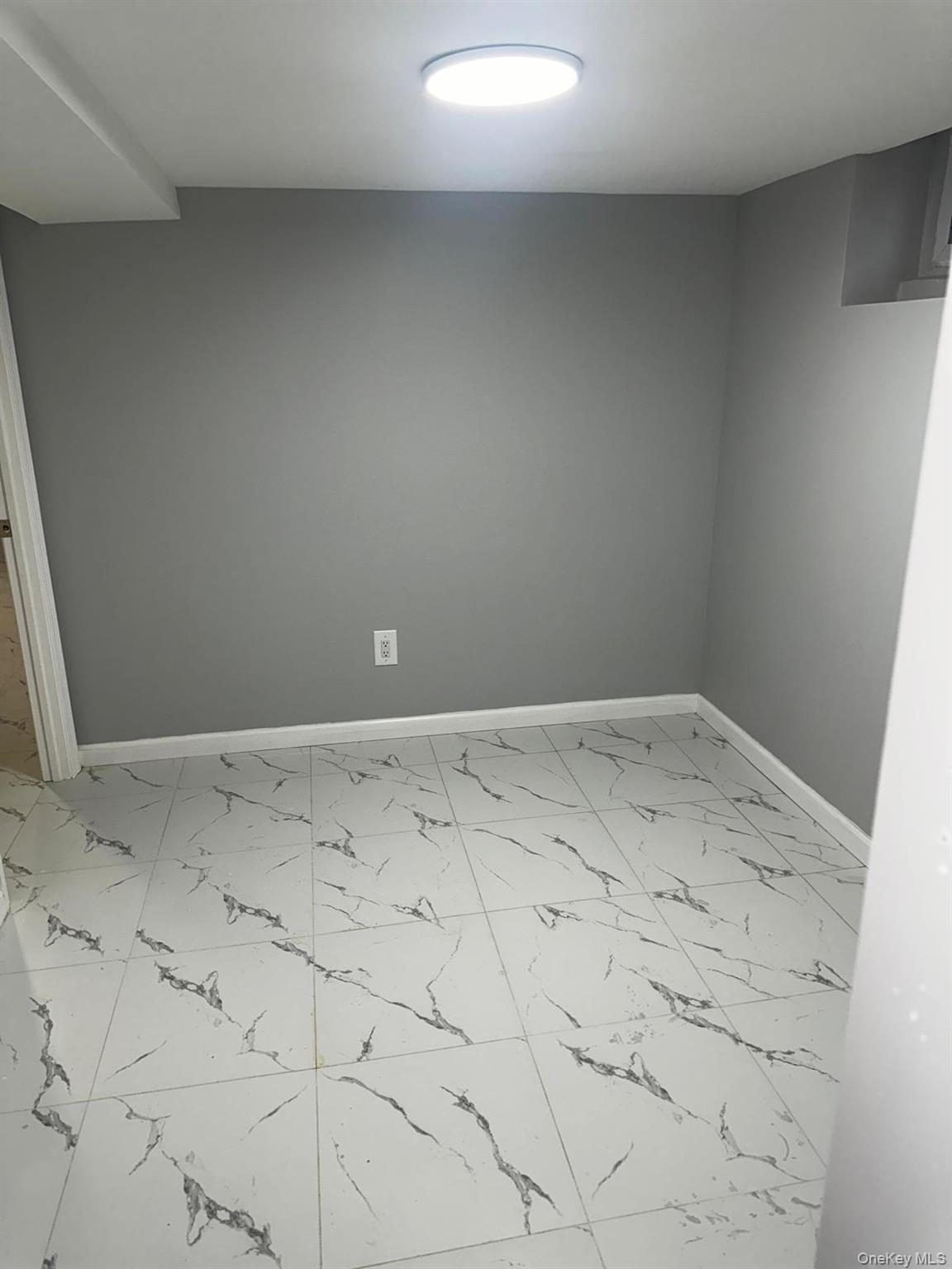 #13 photo, 95-27 239th Street, מחוז נסאו Floral Park , NY 11001