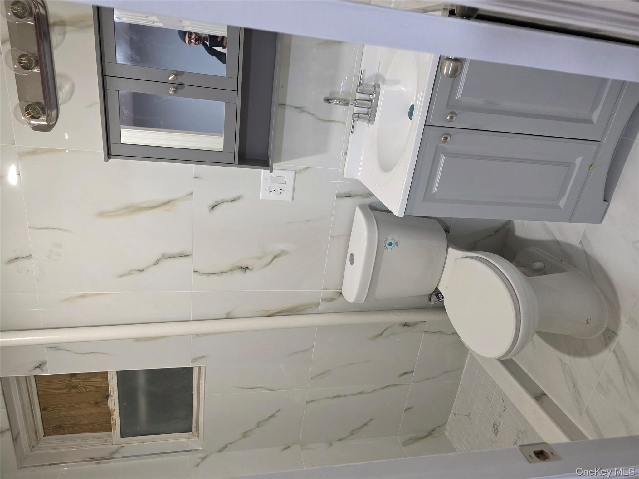 #4 photo, 95-27 239th Street, מחוז נסאו Floral Park , NY 11001