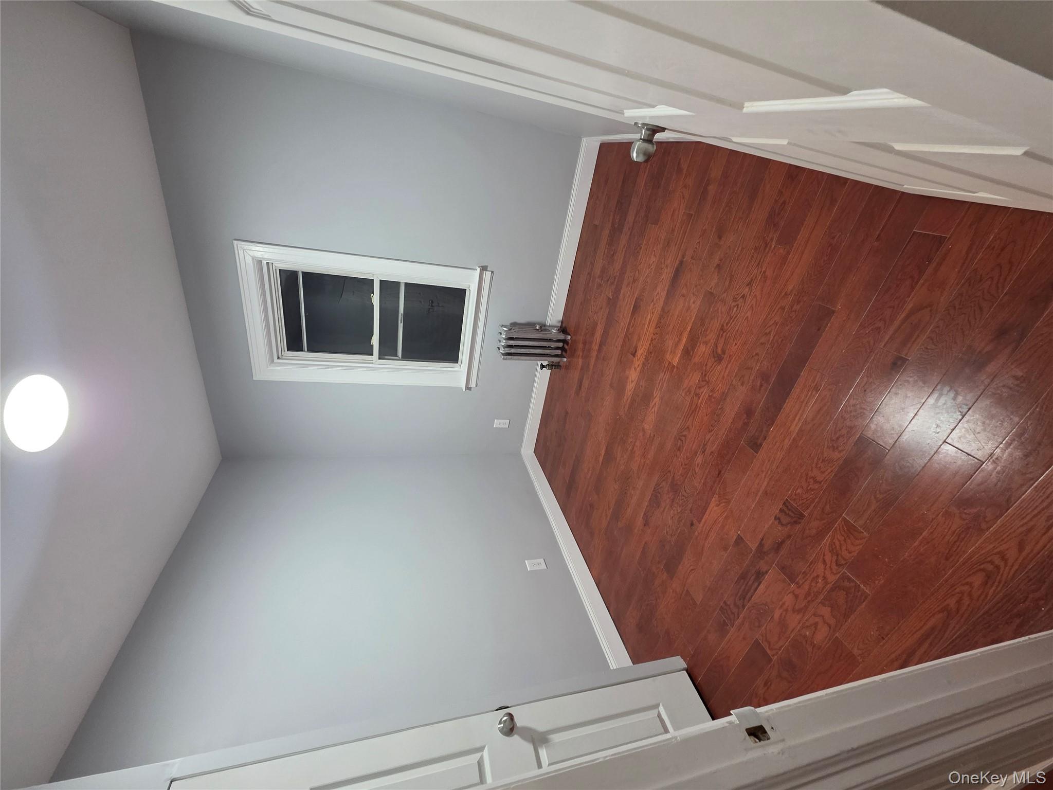 #7 photo, 95-27 239th Street, מחוז נסאו Floral Park , NY 11001