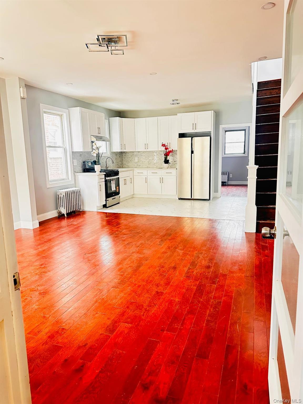 #8 photo, 95-27 239th Street, מחוז נסאו Floral Park , NY 11001