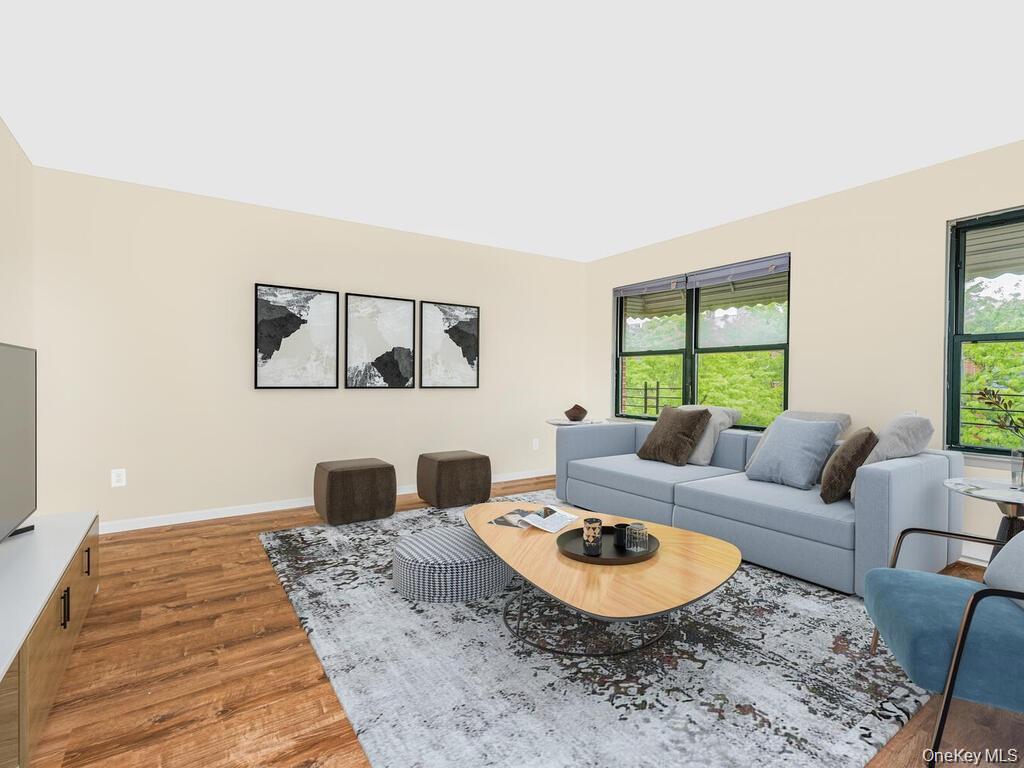 #13 photo, 946 E 181st Street, הברונקס Bronx , NY 10460