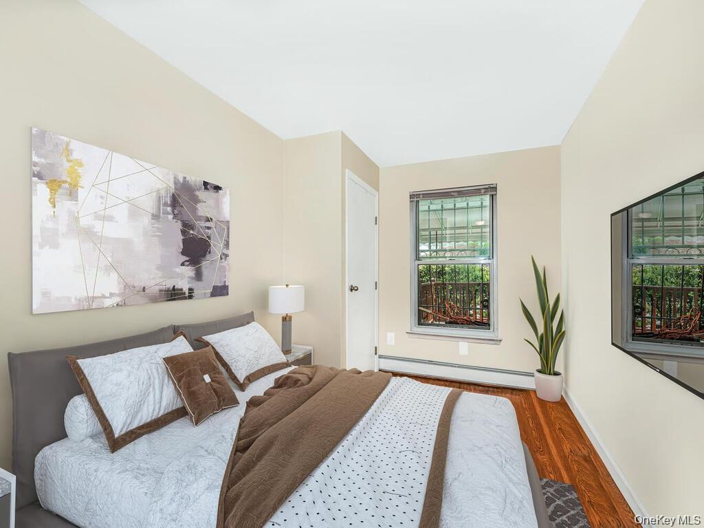 #8 photo, 946 E 181st Street, הברונקס Bronx , NY 10460