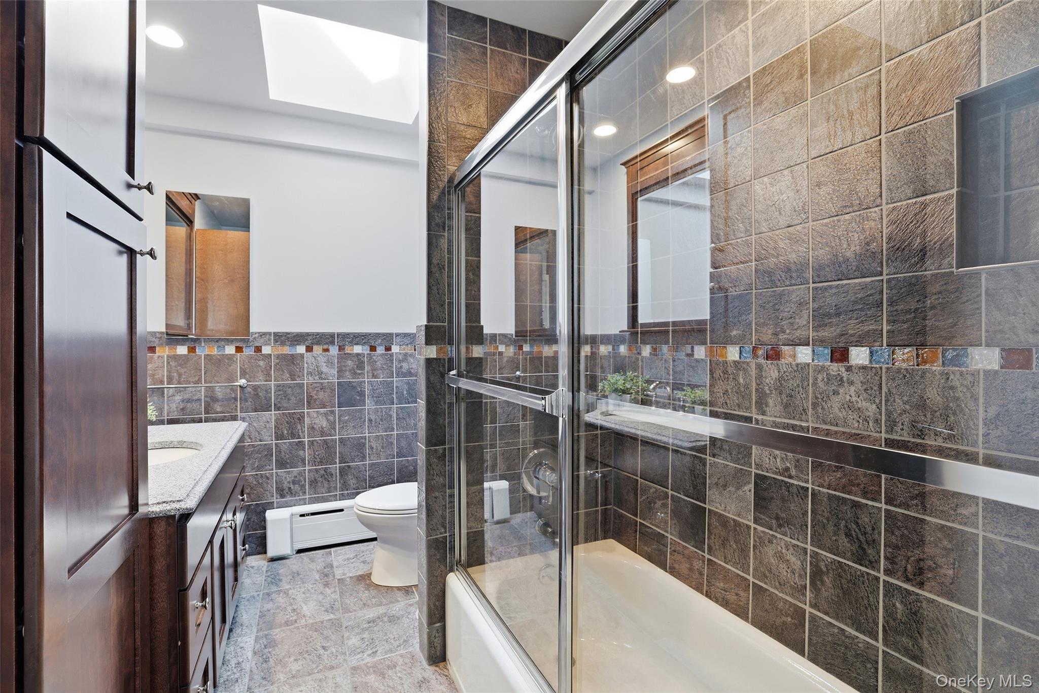 #19 photo, 331 Old Colony Road, Hartsdale , NY 10530