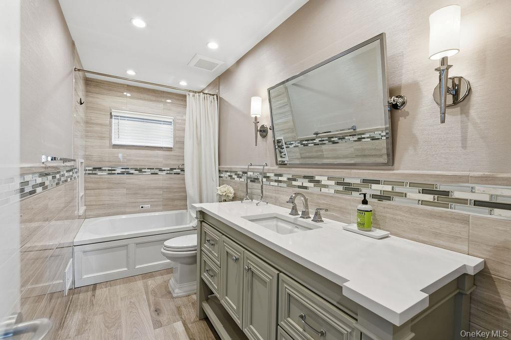 #5 photo, 160-51 80th Street, Howard Beach , NY 11414