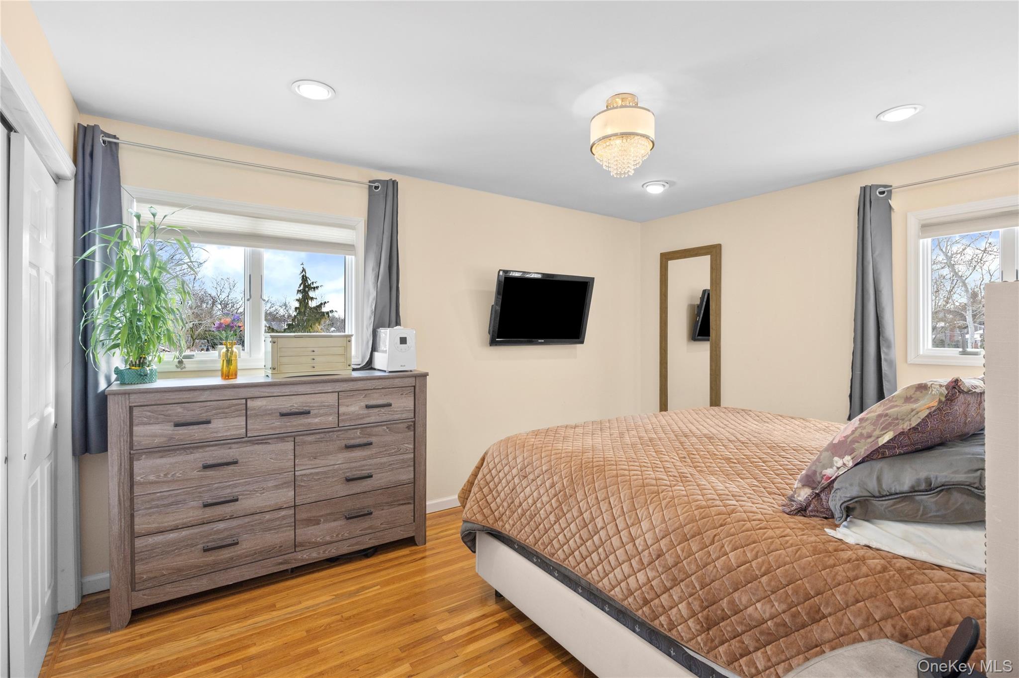 #12 photo, 5 Metcale Lane, East Northport , NY 11731