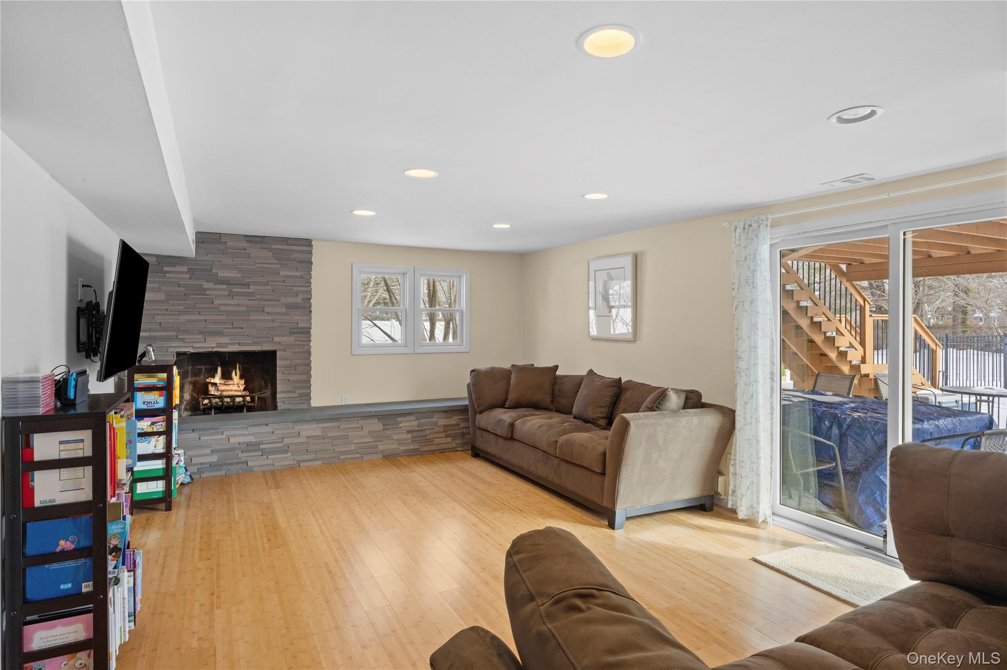 #16 photo, 5 Metcale Lane, East Northport , NY 11731