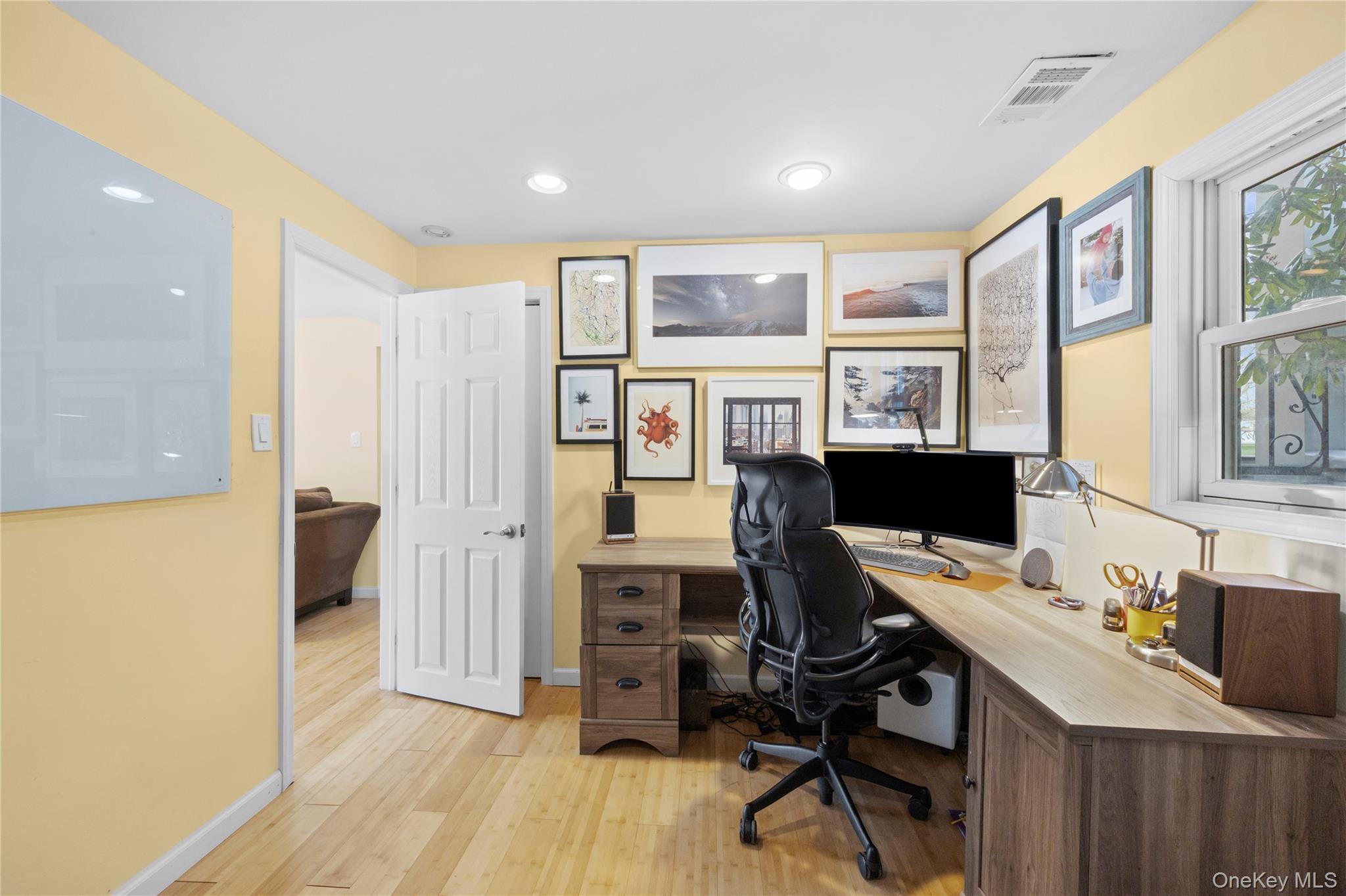 #18 photo, 5 Metcale Lane, East Northport , NY 11731