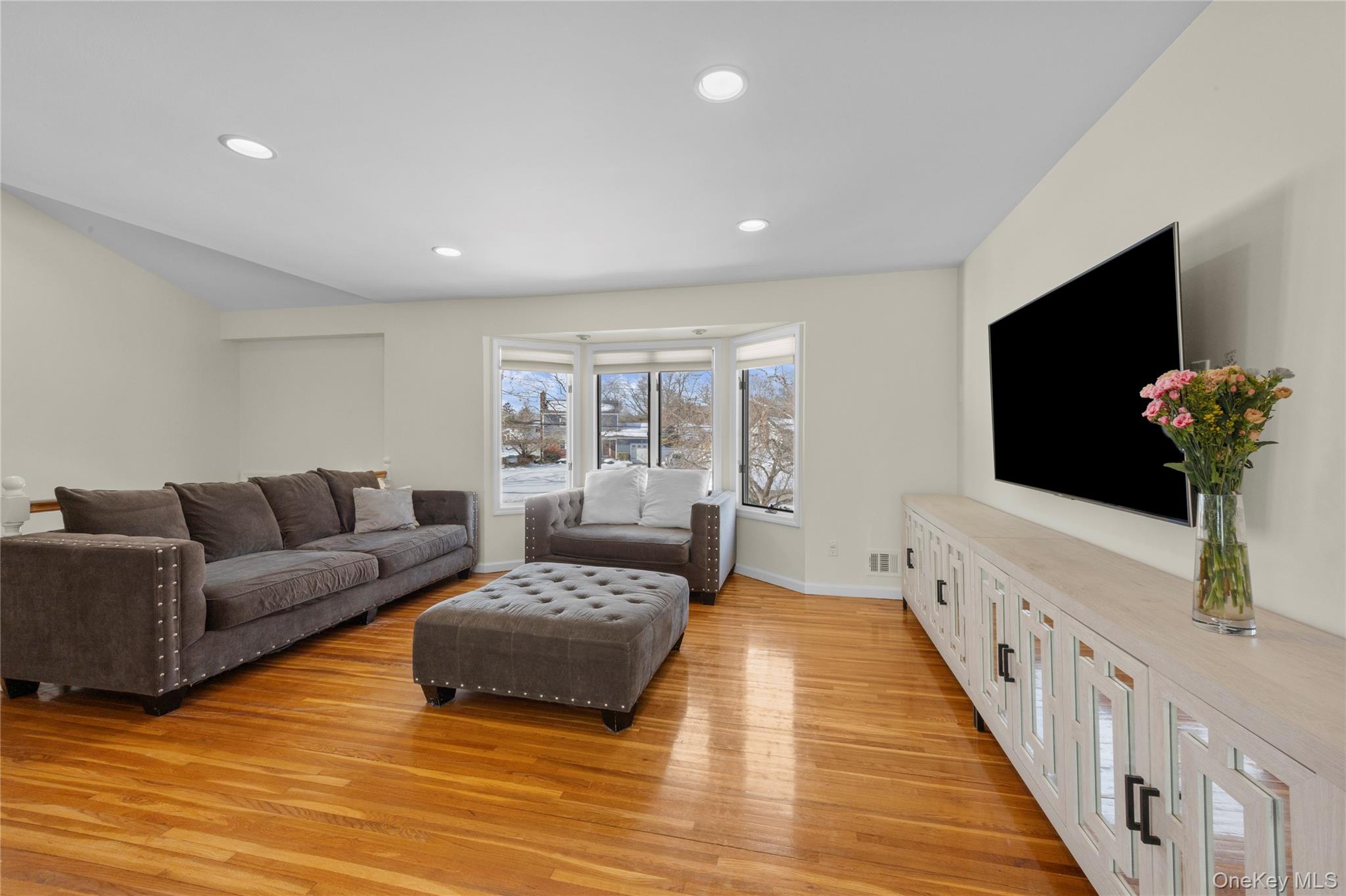 #3 photo, 5 Metcale Lane, East Northport , NY 11731