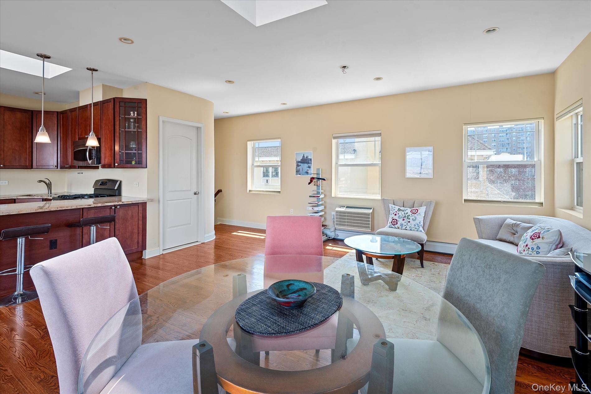 #7 photo, 171 Beach 100th Street, Rockaway Park , NY 11694