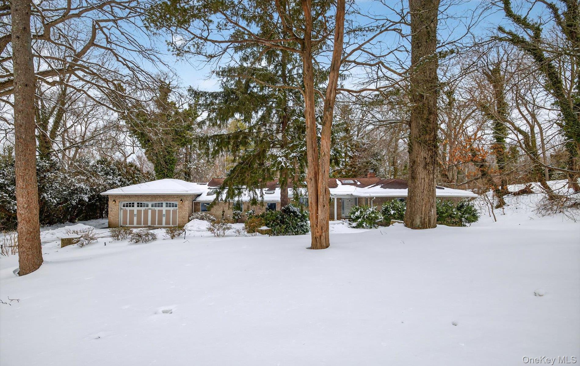 #1 photo, 11 Juneau Boulevard, Woodbury , NY 11797