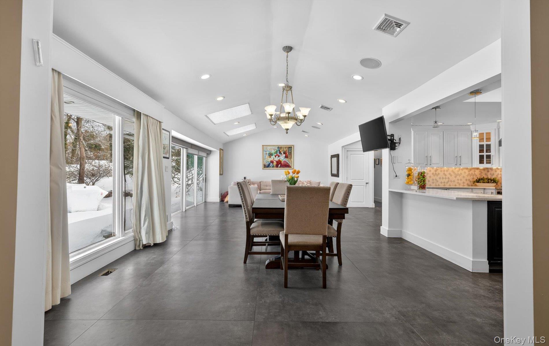 #10 photo, 11 Juneau Boulevard, Woodbury , NY 11797